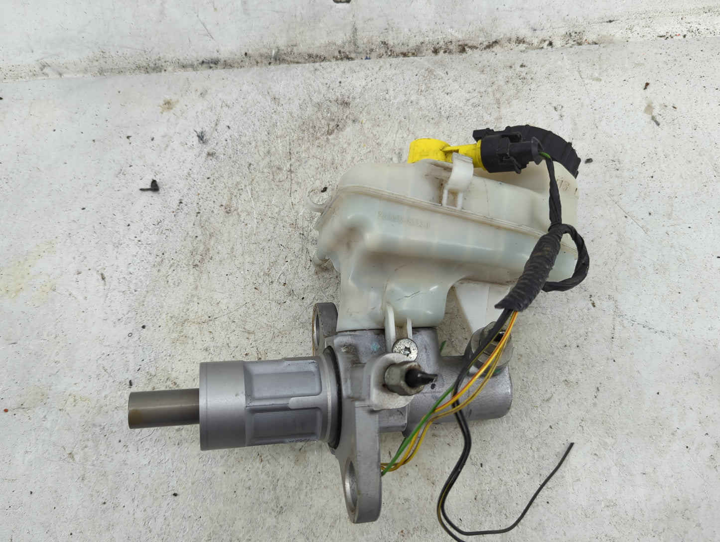 2011-2016 Chevrolet Cruze Brake Master Cylinder 1490503 - Oemusedautoparts1.com