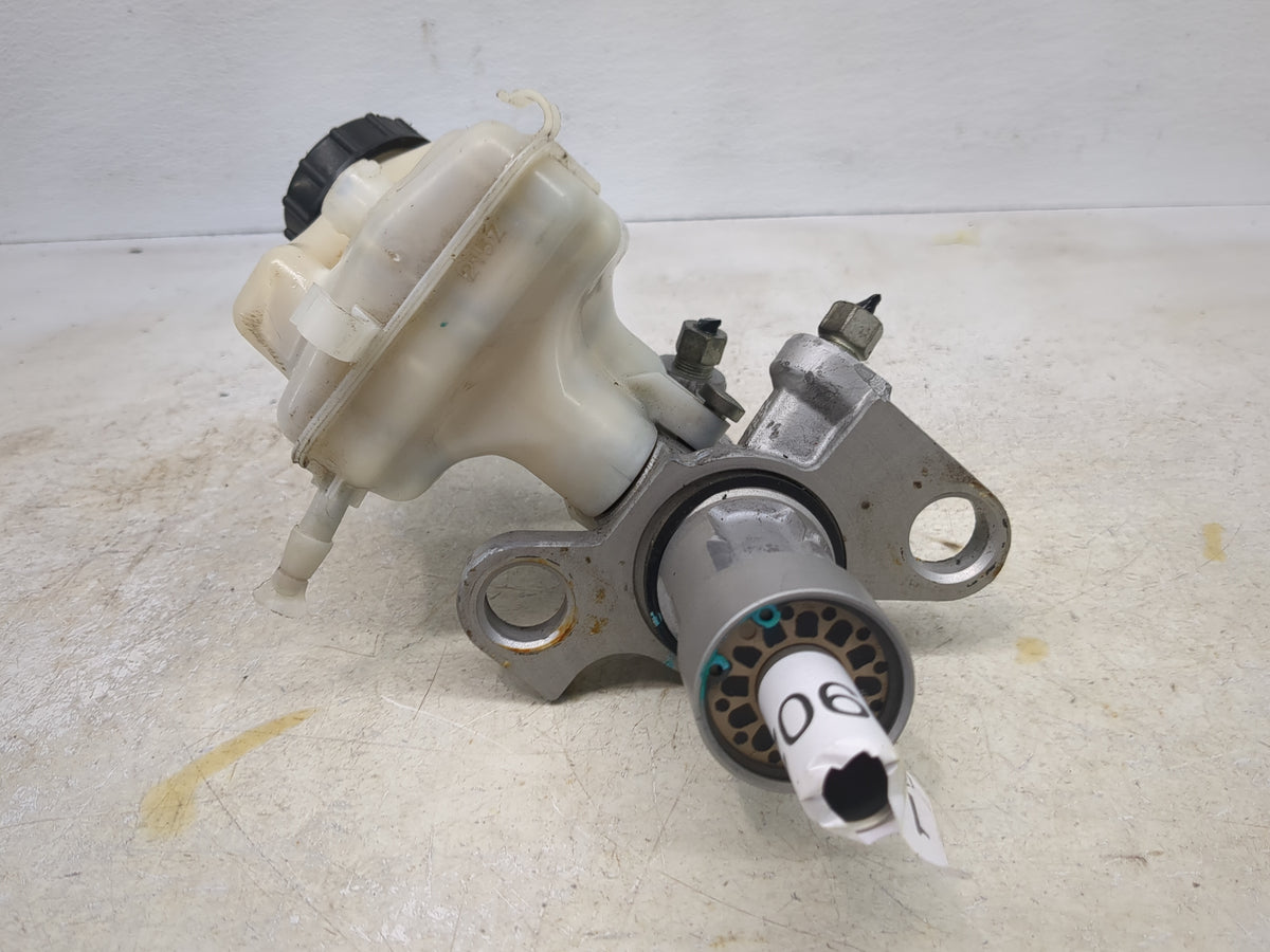 2011-2016 Chevrolet Cruze Brake Master Cylinder 1509024 - Oemusedautoparts1.com