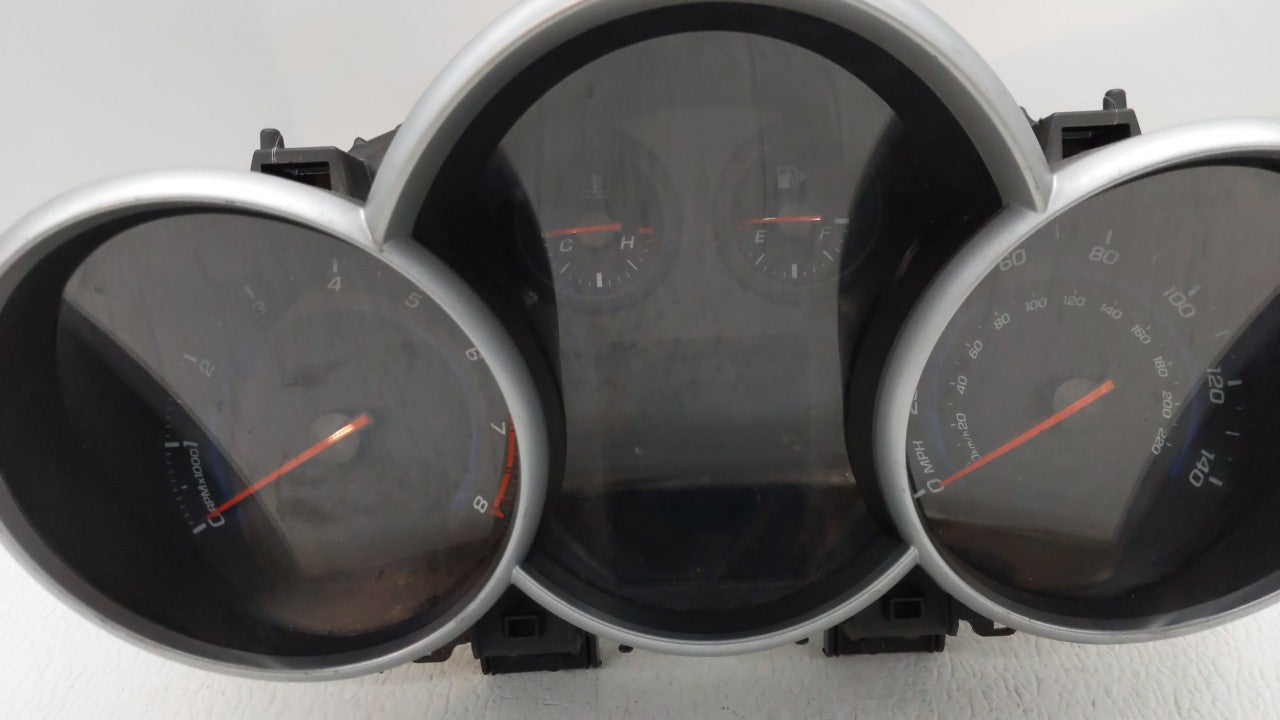 2013-2014 Chevrolet Cruze Instrument Cluster Speedometer Gauges P/N:95129378 Fits Fits 2013 2014 OEM Used Auto Parts - Oemus