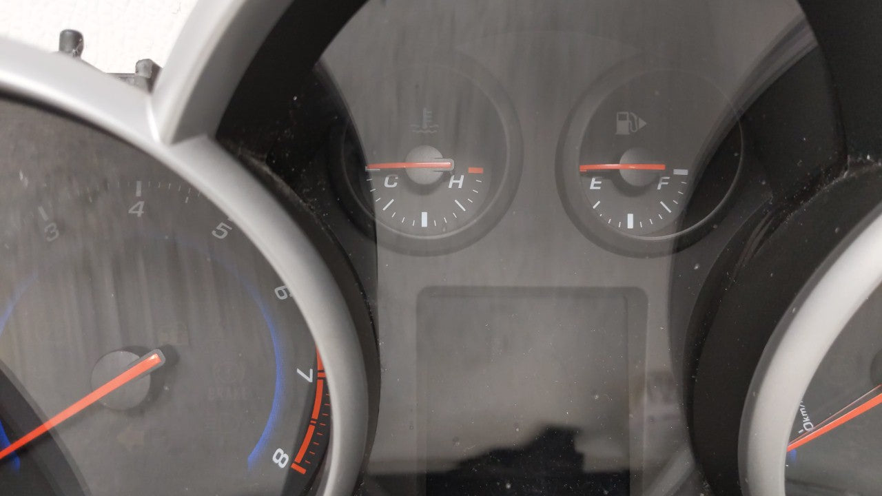 2013-2014 Chevrolet Cruze Instrument Cluster Speedometer Gauges P/N:95129378 Fits Fits 2013 2014 OEM Used Auto Parts - Oemus