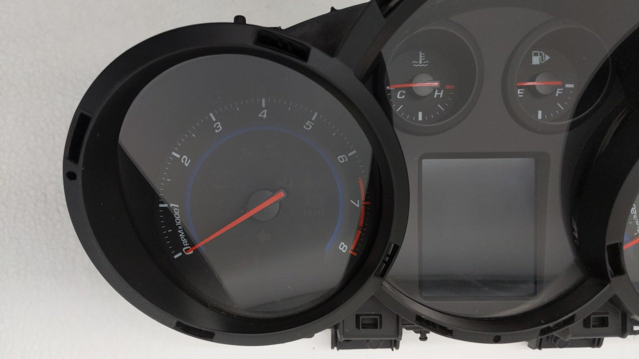2013-2014 Chevrolet Cruze Instrument Cluster Speedometer Gauges P/N:95129378 Fits Fits 2013 2014 OEM Used Auto Parts - Oemus