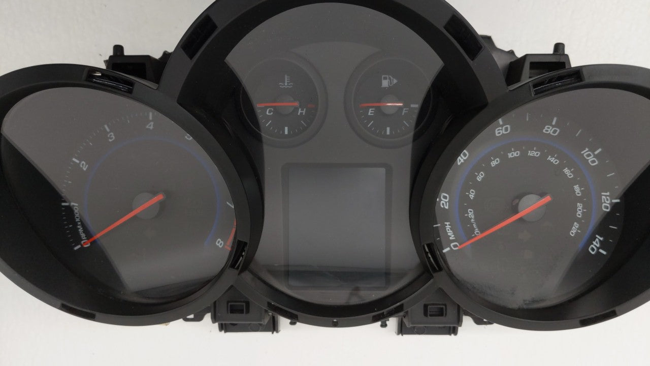 2013-2014 Chevrolet Cruze Instrument Cluster Speedometer Gauges P/N:95129378 Fits Fits 2013 2014 OEM Used Auto Parts - Oemus