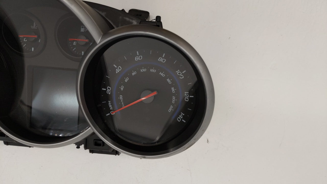 2013-2014 Chevrolet Cruze Instrument Cluster Speedometer Gauges P/N:95129378 Fits Fits 2013 2014 OEM Used Auto Parts - Oemus
