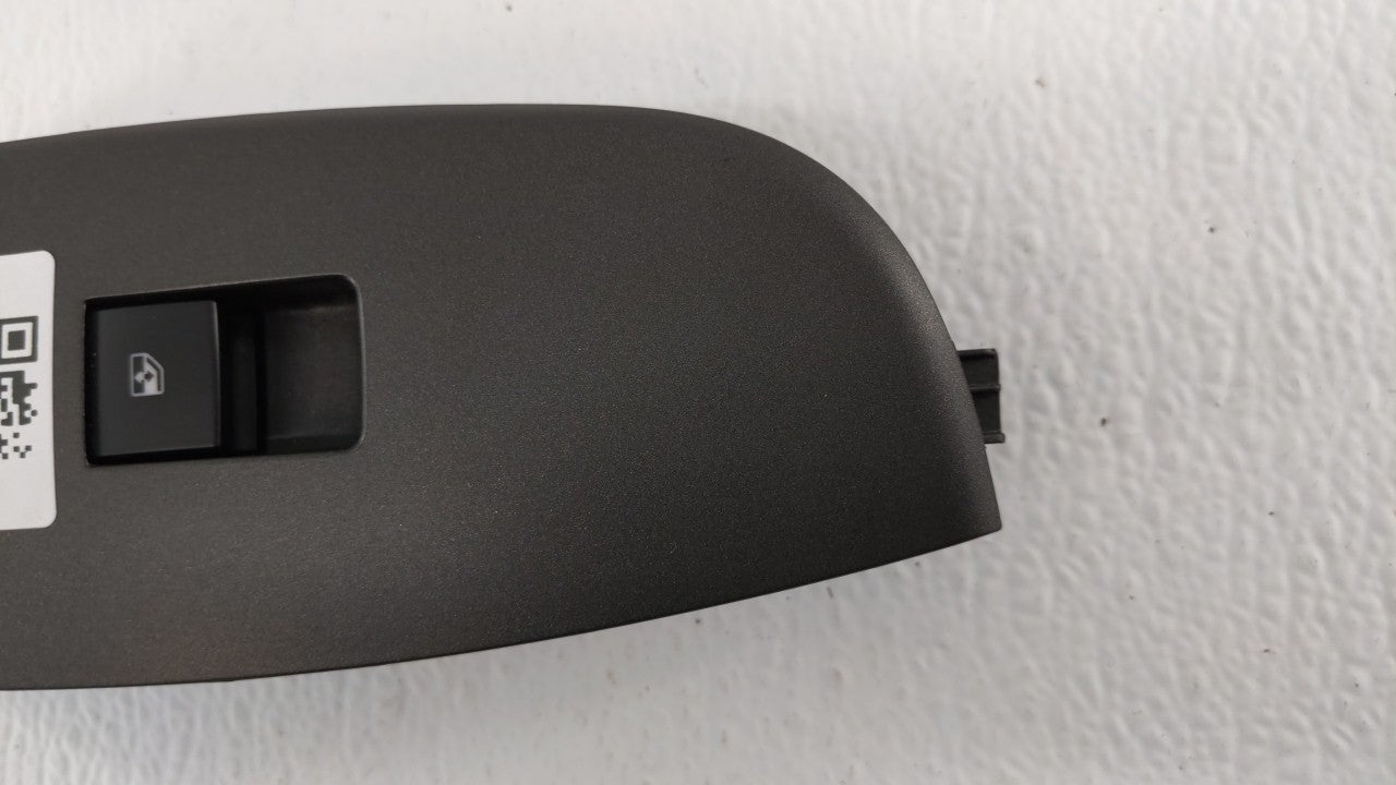 2014 Chevrolet Cruze Passeneger Right Power Window Switch 13305370 - Oemusedautoparts1.com