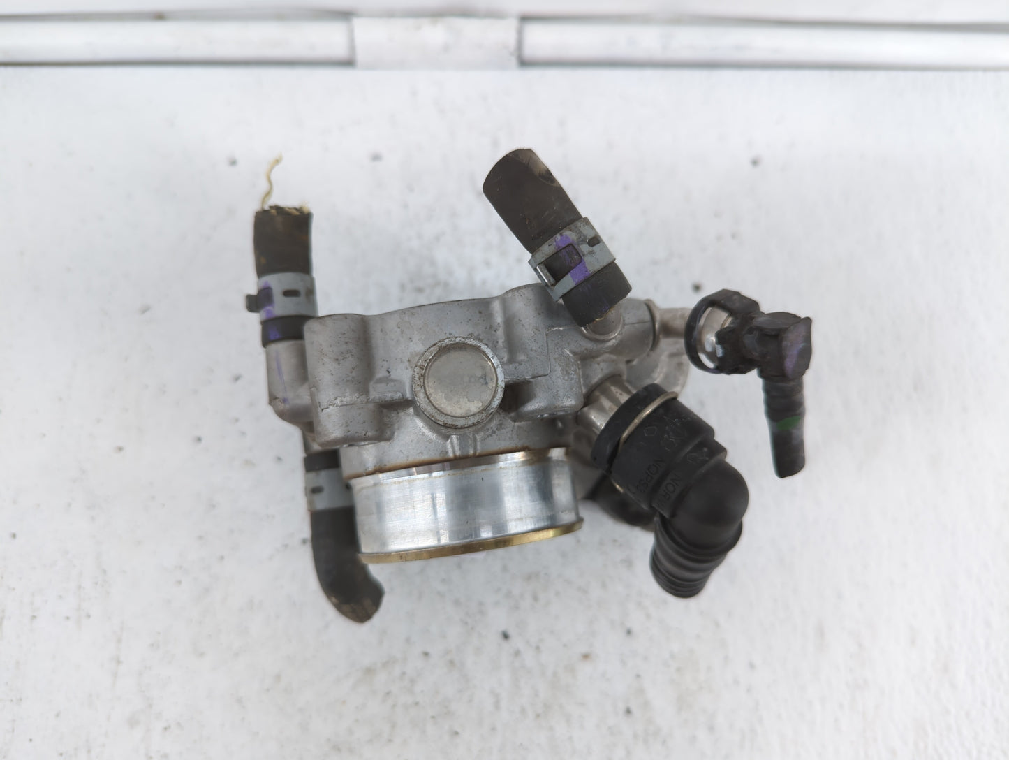 2011-2016 Chevrolet Cruze Throttle Body P/N:55577375 55561495 Fits Fits 2009 2010 2011 2012 2013 2014 2015 2016 2017 2018 OE