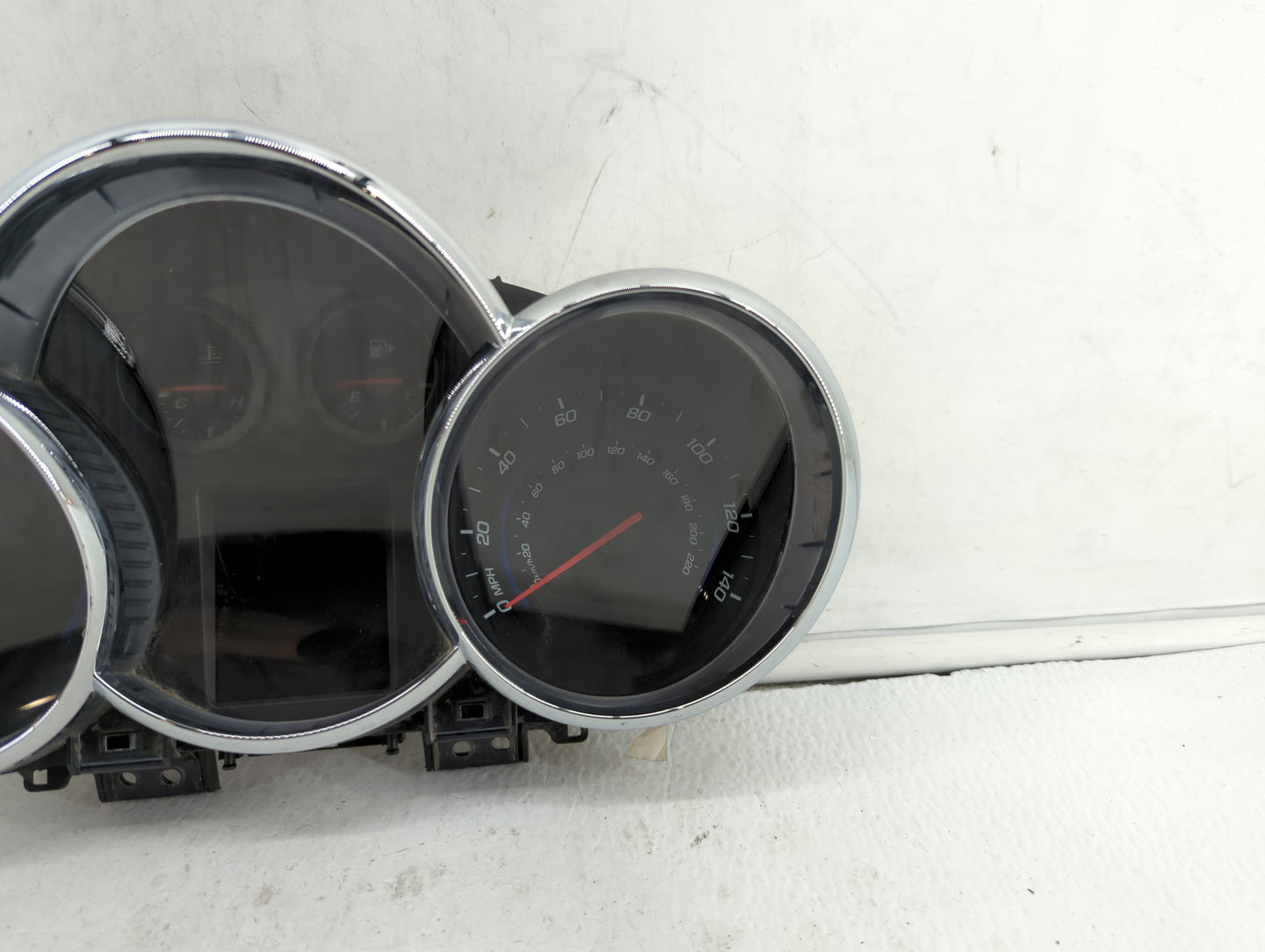 2013-2014 Chevrolet Cruze Instrument Cluster Speedometer Gauges P/N:95129376 Fits Fits 2013 2014 OEM Used Auto Parts - Oemus