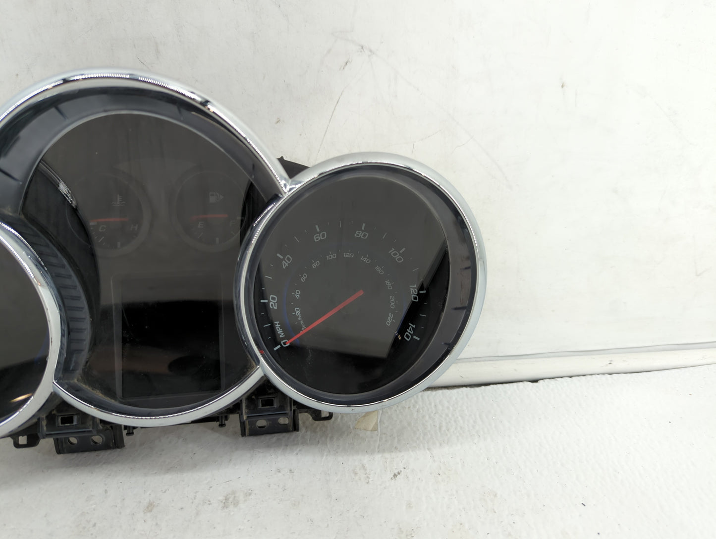 2013-2014 Chevrolet Cruze Instrument Cluster Speedometer Gauges P/N:95129376 Fits Fits 2013 2014 OEM Used Auto Parts - Oemus