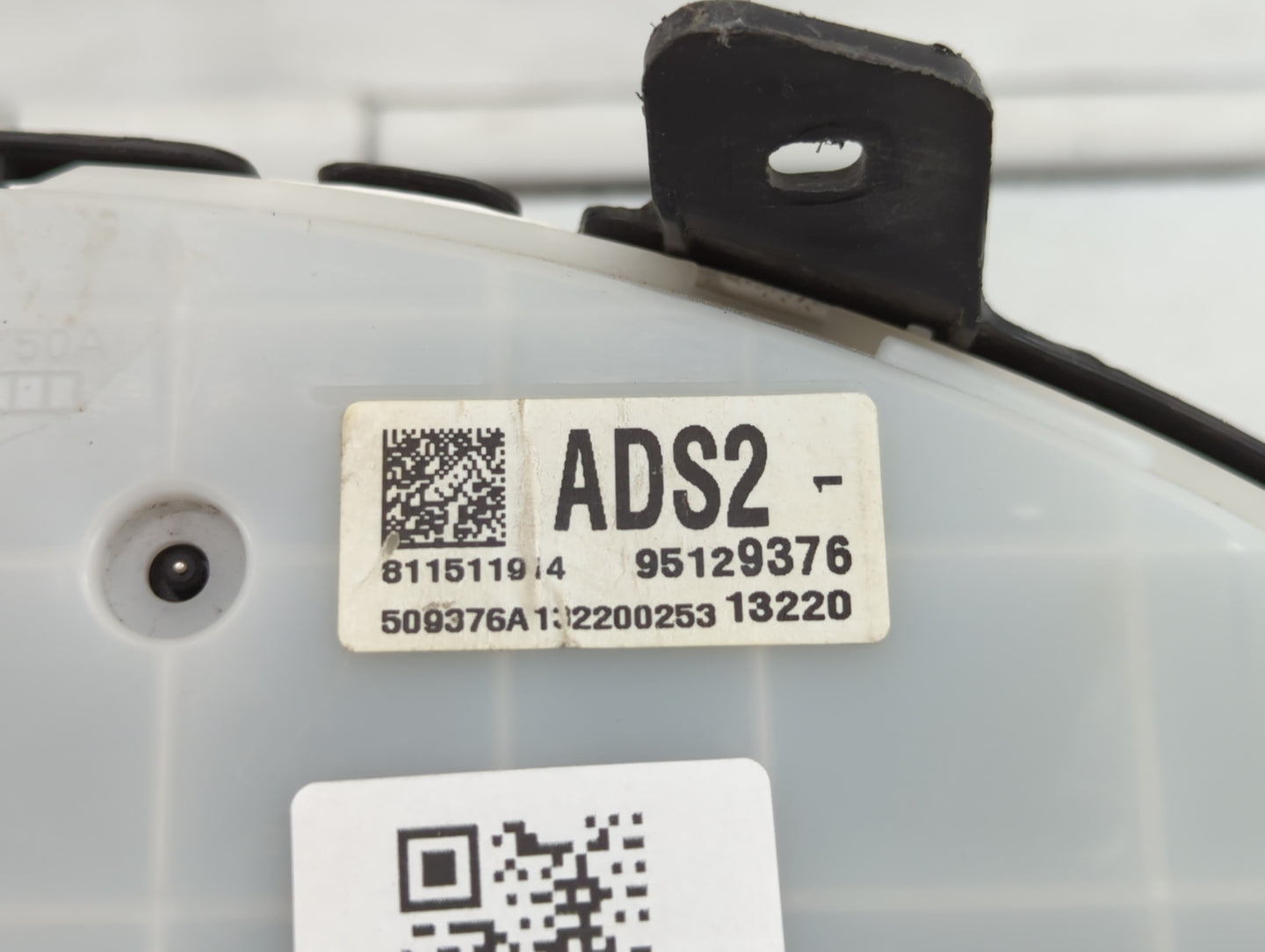2013-2014 Chevrolet Cruze Instrument Cluster Speedometer Gauges P/N:95129376 Fits Fits 2013 2014 OEM Used Auto Parts - Oemus