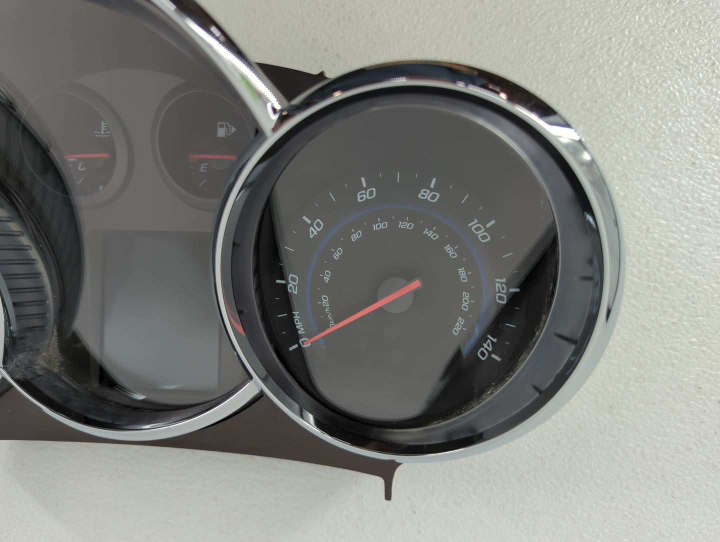 2013-2014 Chevrolet Cruze Instrument Cluster Speedometer Gauges P/N:95129376 Fits Fits 2013 2014 OEM Used Auto Parts - Oemus