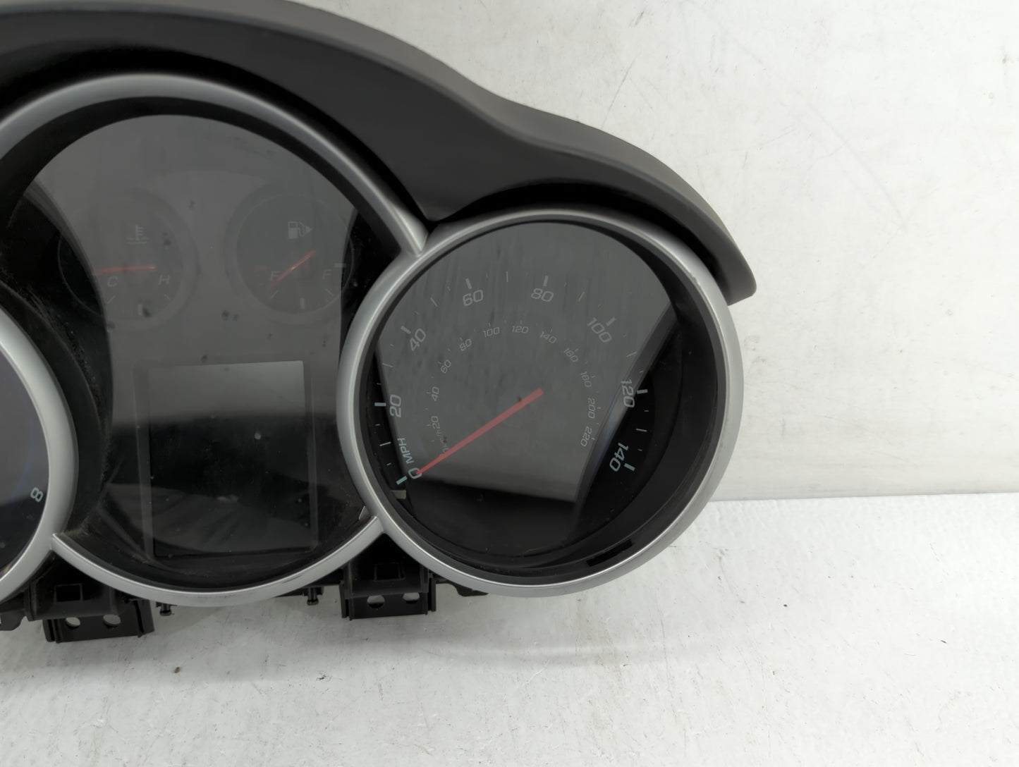 2013-2014 Chevrolet Cruze Instrument Cluster Speedometer Gauges P/N:95216802 95129378 Fits Fits 2013 2014 OEM Used Auto Part