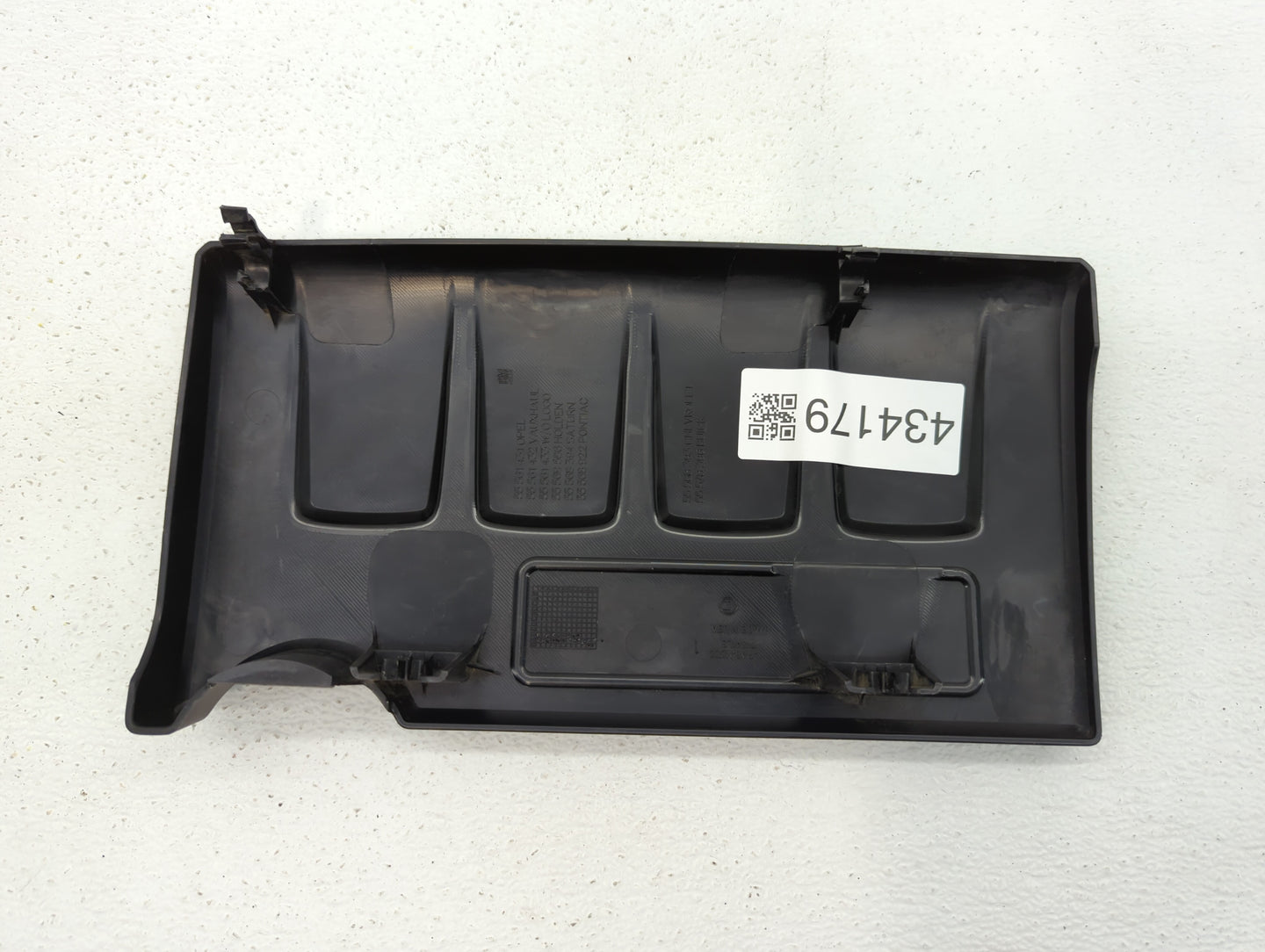 2014 Chevrolet Cruze Engine Cover - Oemusedautoparts1.com