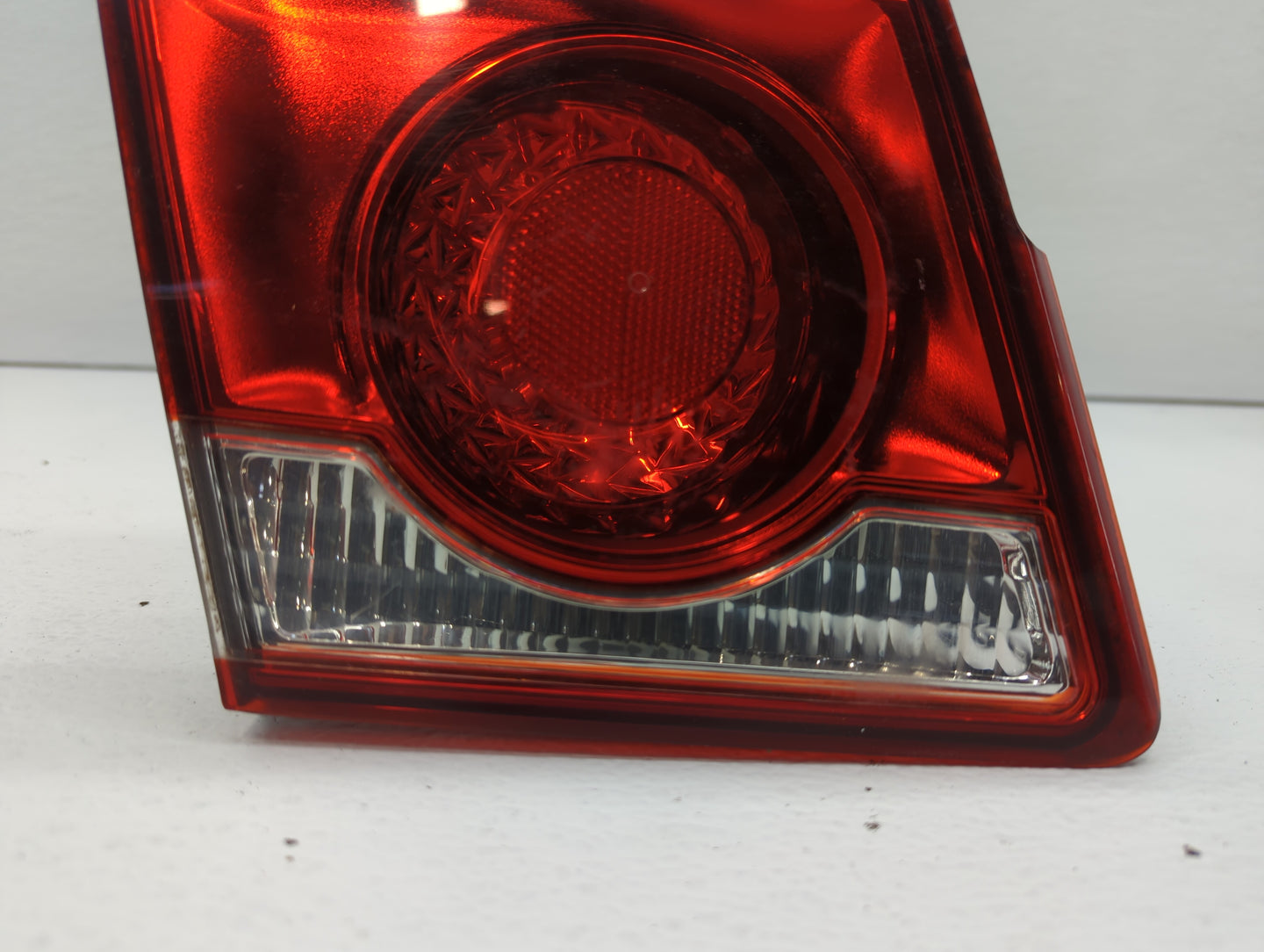 2011-2016 Chevrolet Cruze Tail Light Assembly Driver Left OEM P/N:30221864 00042155 Fits Fits 2011 2012 2013 2014 2015 2016 