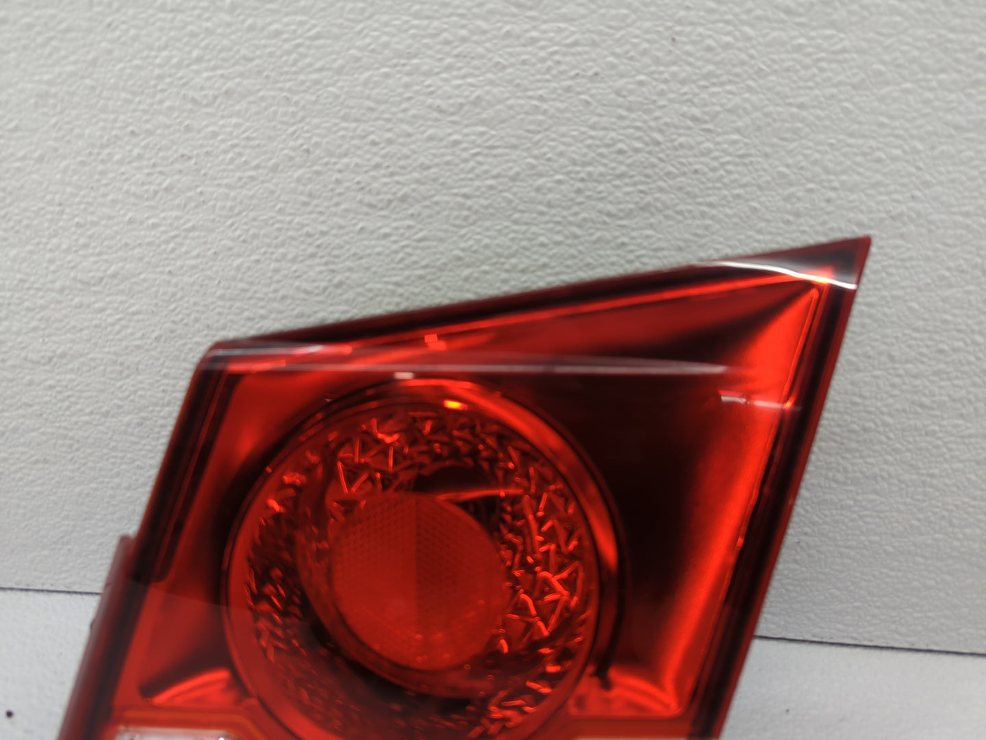 2011-2016 Chevrolet Cruze Tail Light Assembly Passenger Right OEM P/N:2T 11 1P GM Fits Fits 2011 2012 2013 2014 2015 2016 OE