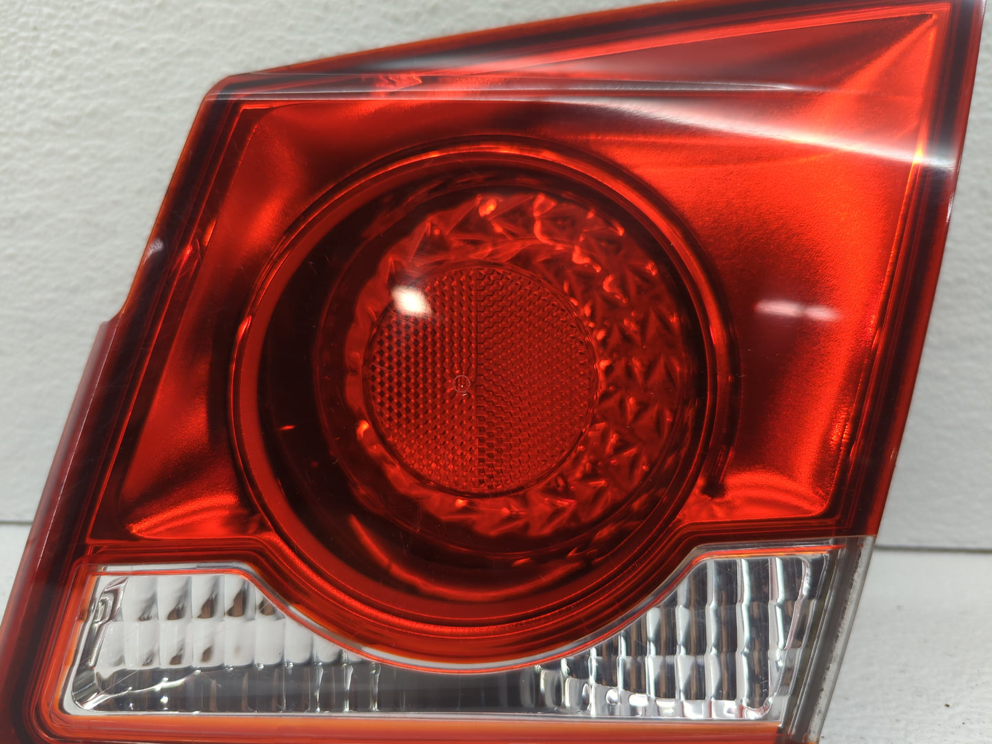 2011-2016 Chevrolet Cruze Tail Light Assembly Passenger Right OEM P/N:2T 11 1P GM Fits Fits 2011 2012 2013 2014 2015 2016 OE