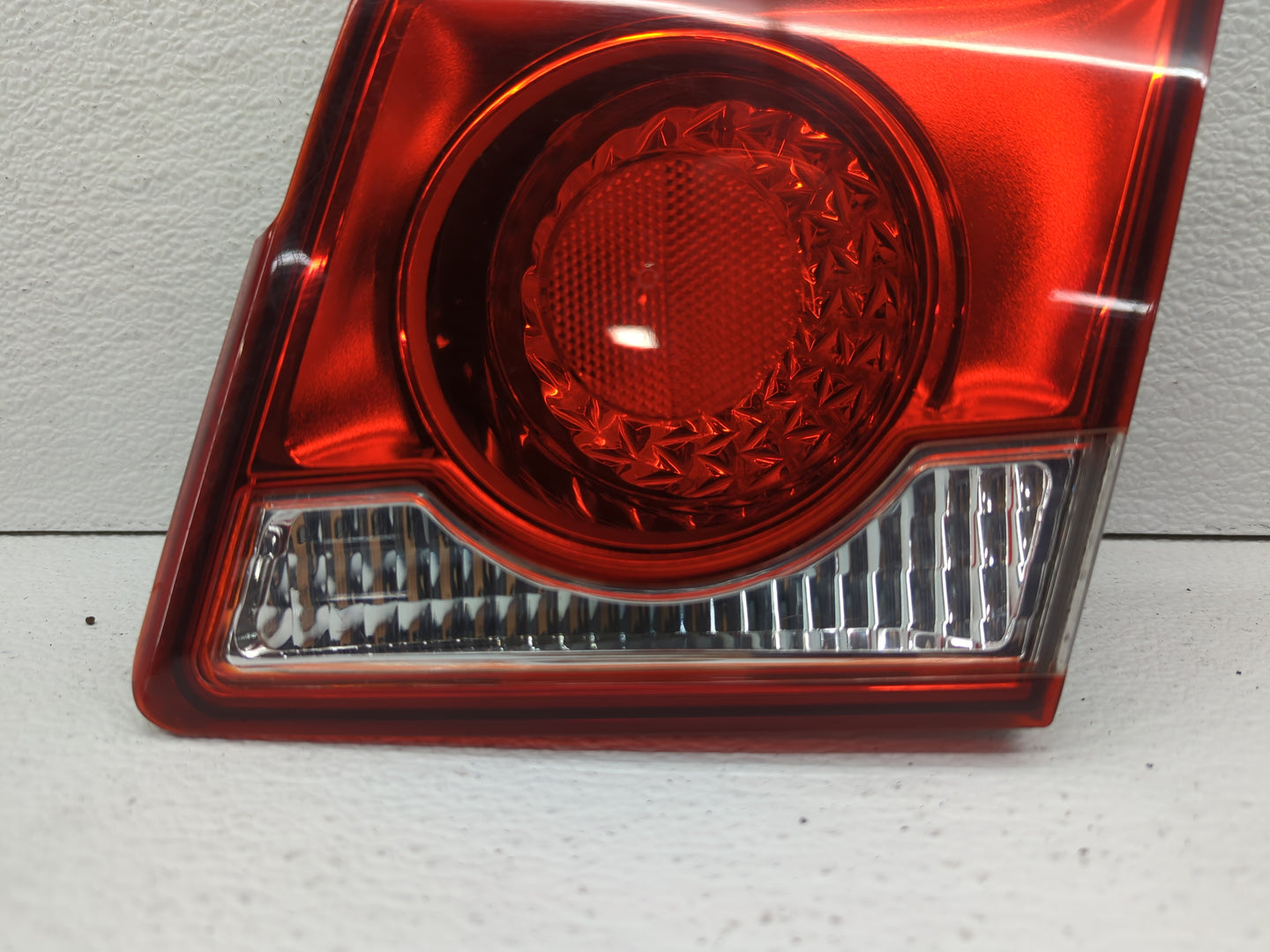 2011-2016 Chevrolet Cruze Tail Light Assembly Passenger Right OEM P/N:2T 11 1P GM Fits Fits 2011 2012 2013 2014 2015 2016 OE