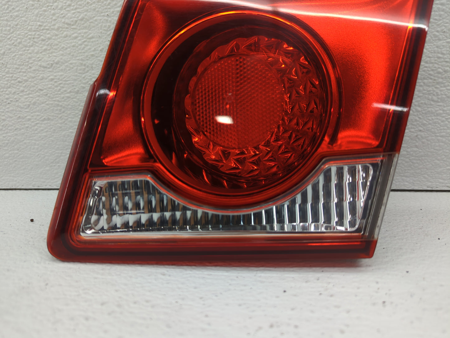 2011-2016 Chevrolet Cruze Tail Light Assembly Passenger Right OEM P/N:2T 11 1P GM Fits Fits 2011 2012 2013 2014 2015 2016 OE