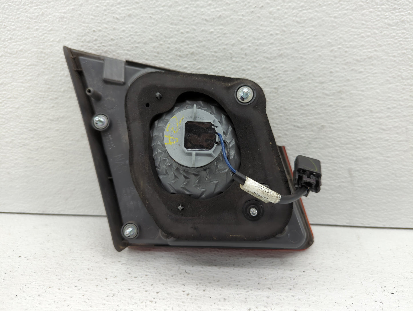 2011-2016 Chevrolet Cruze Tail Light Assembly Passenger Right OEM P/N:2T 11 1P GM Fits Fits 2011 2012 2013 2014 2015 2016 OE