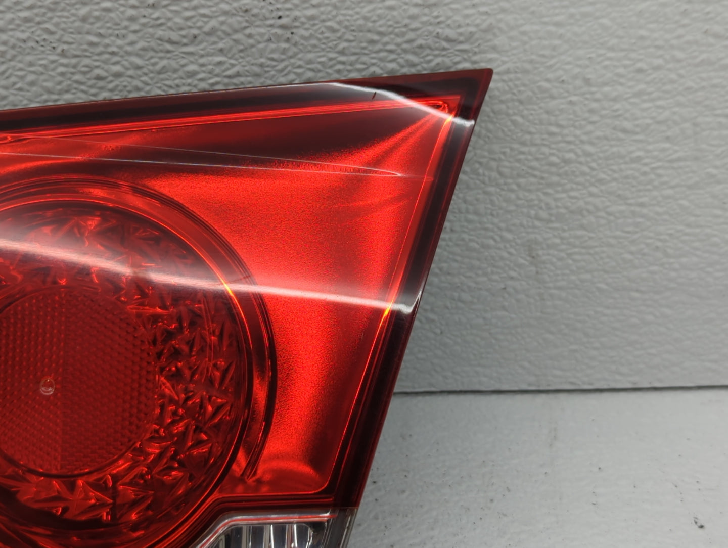 2011-2016 Chevrolet Cruze Tail Light Assembly Passenger Right OEM P/N:2T 11 1P GM Fits Fits 2011 2012 2013 2014 2015 2016 OE