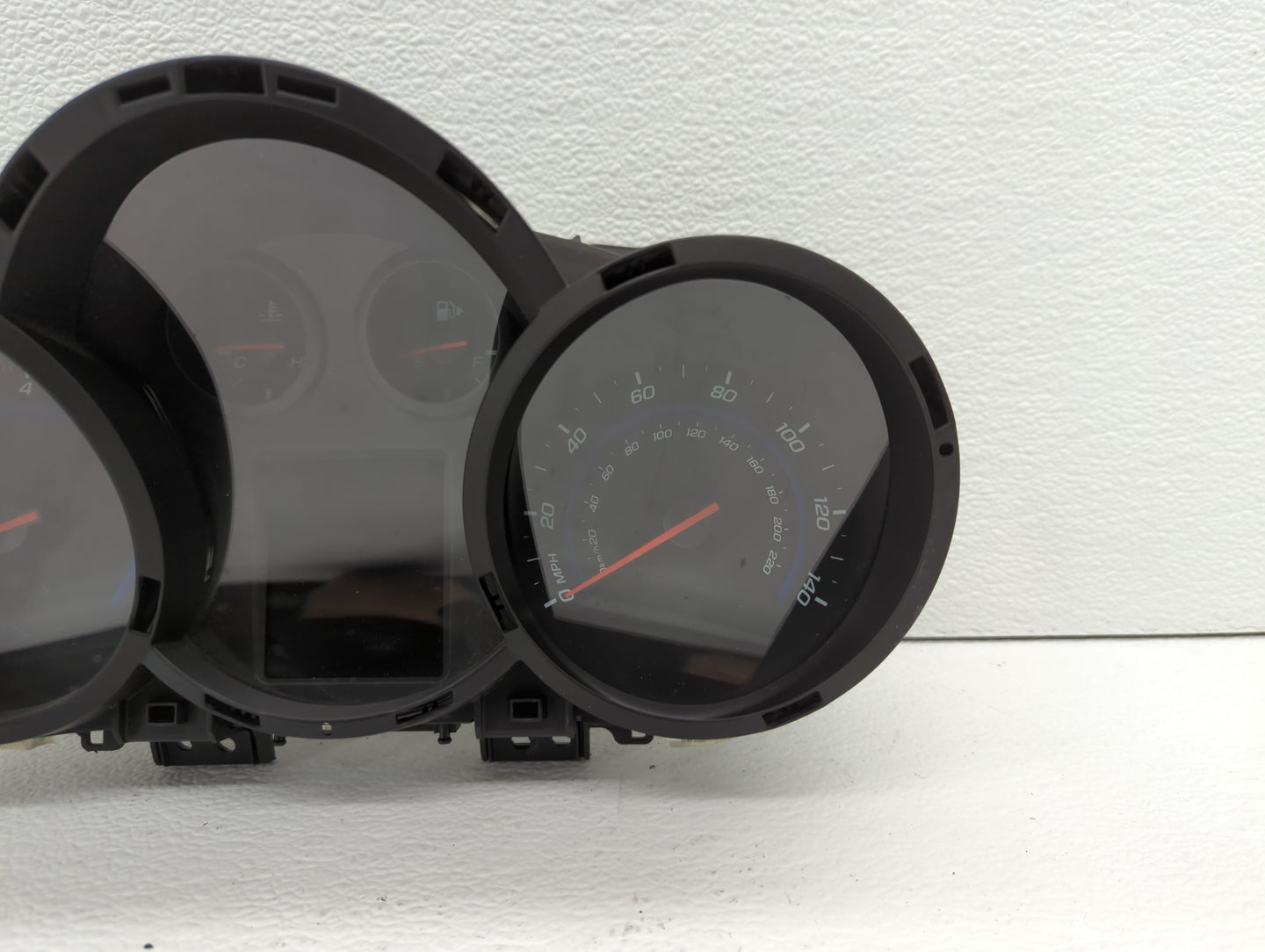 2013-2014 Chevrolet Cruze Instrument Cluster Speedometer Gauges P/N:95216802 95129378 Fits Fits 2013 2014 OEM Used Auto Part