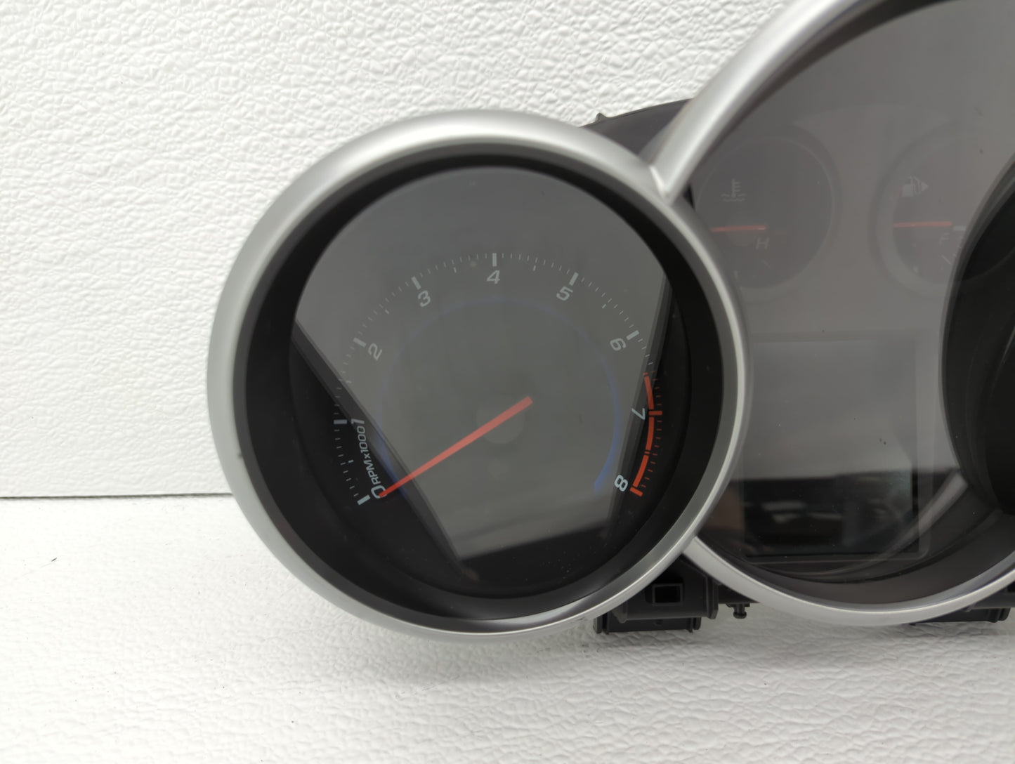 2013-2014 Chevrolet Cruze Instrument Cluster Speedometer Gauges P/N:94560794 95216802, 95129378 Fits Fits 2013 2014 OEM Used