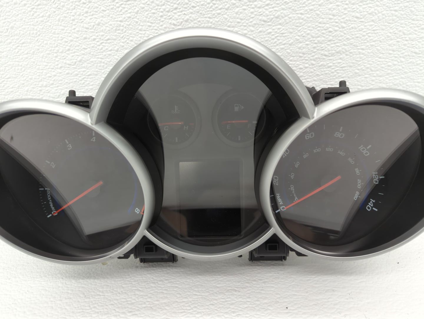 2013-2014 Chevrolet Cruze Instrument Cluster Speedometer Gauges P/N:94560794 95216802, 95129378 Fits Fits 2013 2014 OEM Used