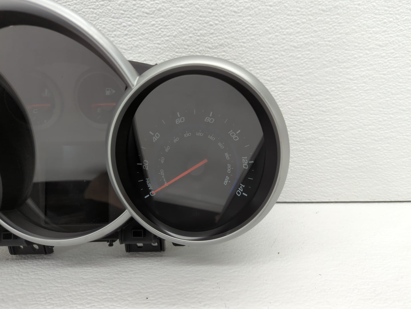 2013-2014 Chevrolet Cruze Instrument Cluster Speedometer Gauges P/N:94560794 95216802, 95129378 Fits Fits 2013 2014 OEM Used