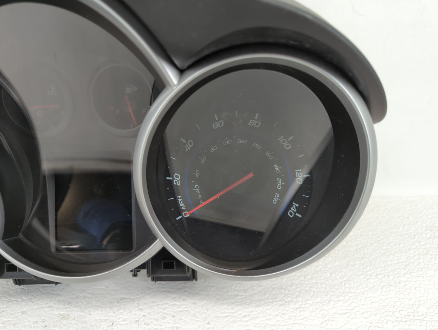 2013-2014 Chevrolet Cruze Instrument Cluster Speedometer Gauges P/N:95216802 95129378 Fits Fits 2013 2014 OEM Used Auto Part