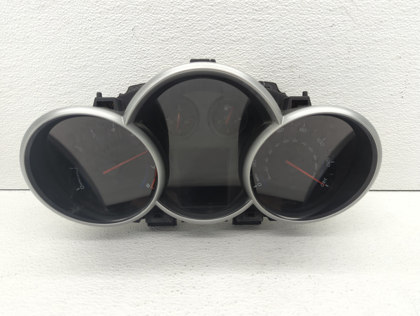 2013-2014 Chevrolet Cruze Instrument Cluster Speedometer Gauges P/N:95216802 95129378 Fits Fits 2013 2014 OEM Used Auto Part