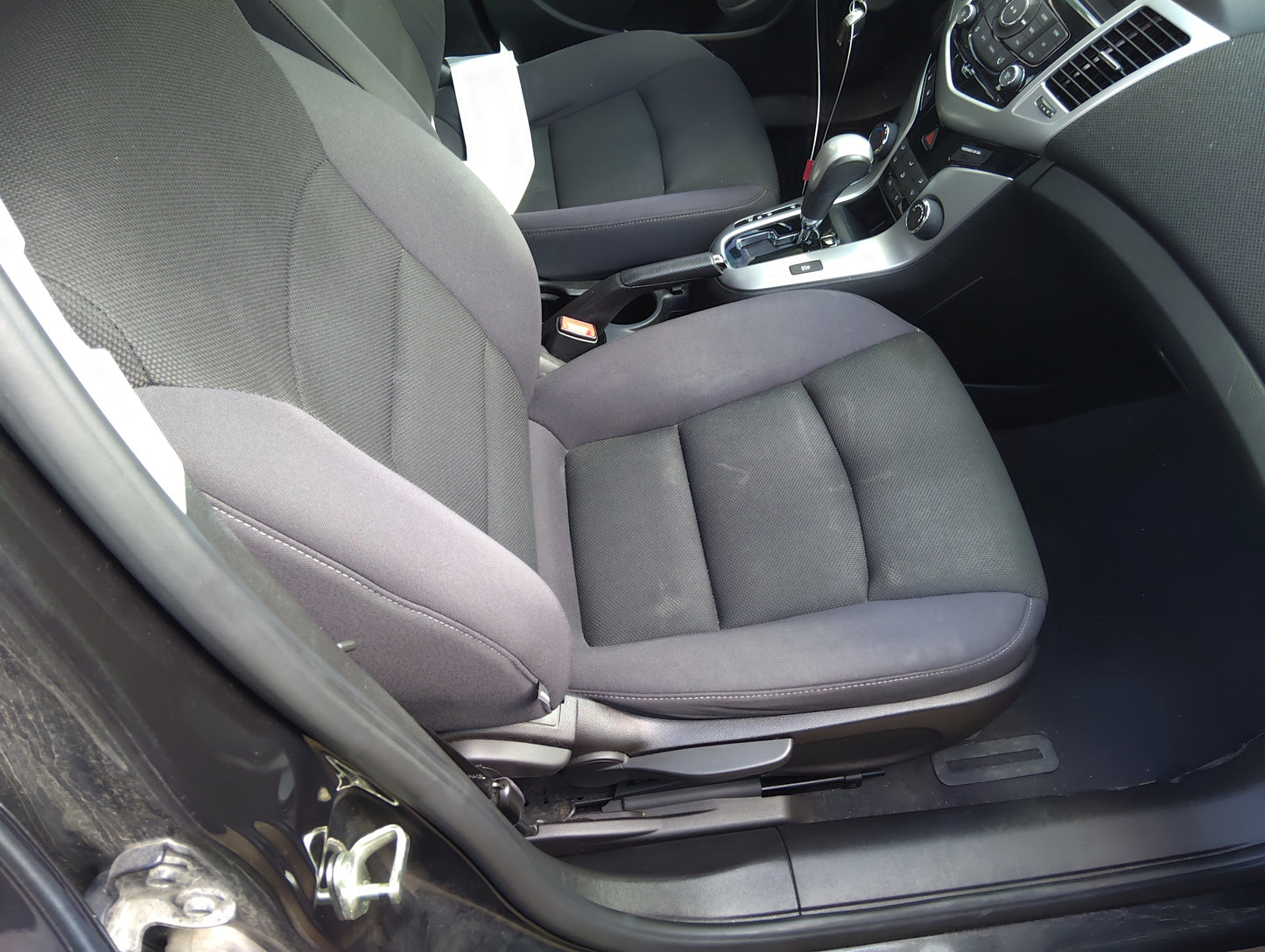 2012-2016 Chevrolet Cruze Passenger Front Seat Oem 5030341 - Oemusedautoparts1.com
