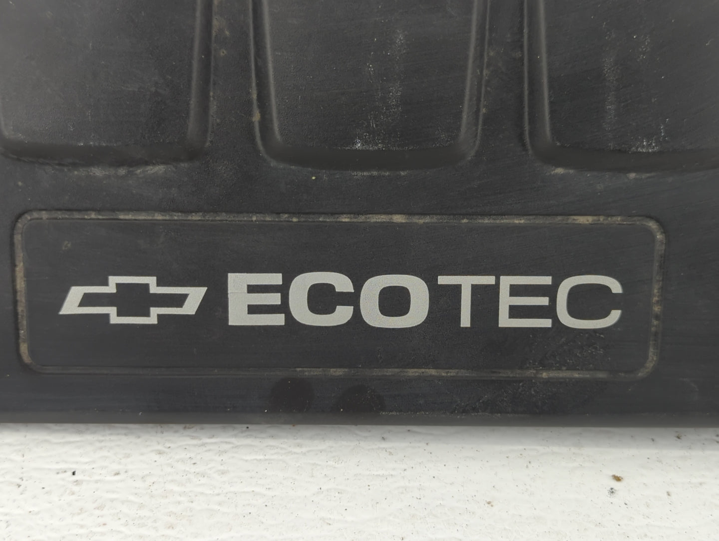2014 Chevrolet Cruze Engine Cover - Oemusedautoparts1.com