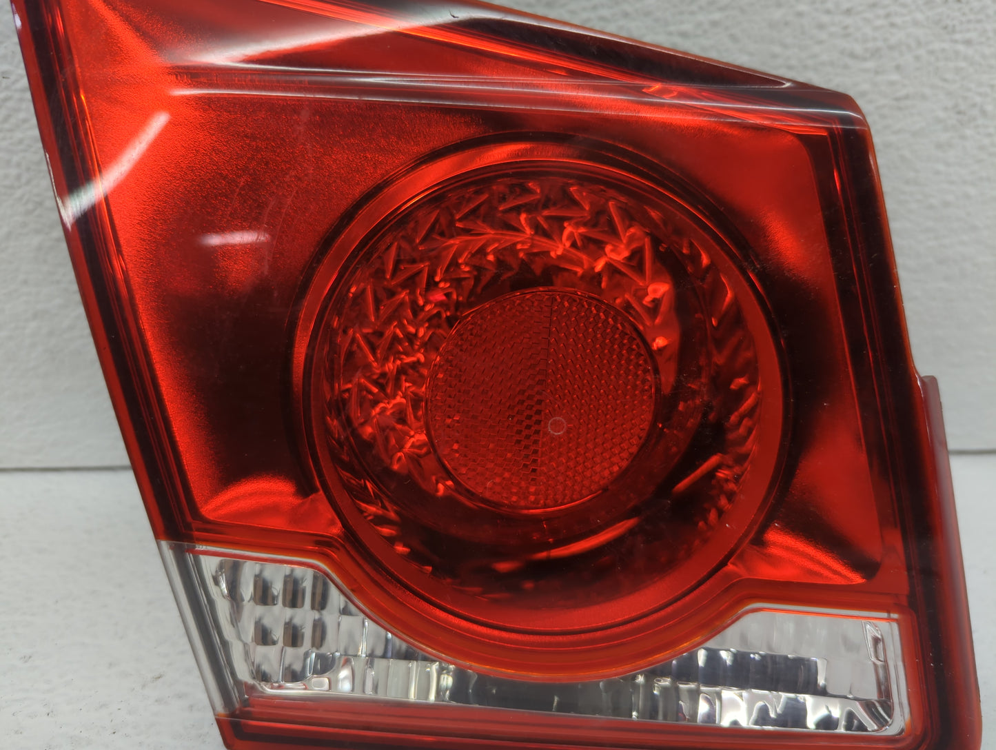 2011-2016 Chevrolet Cruze Tail Light Assembly Driver Left OEM P/N:3057KLCP Fits Fits 2011 2012 2013 2014 2015 2016 OEM Used 