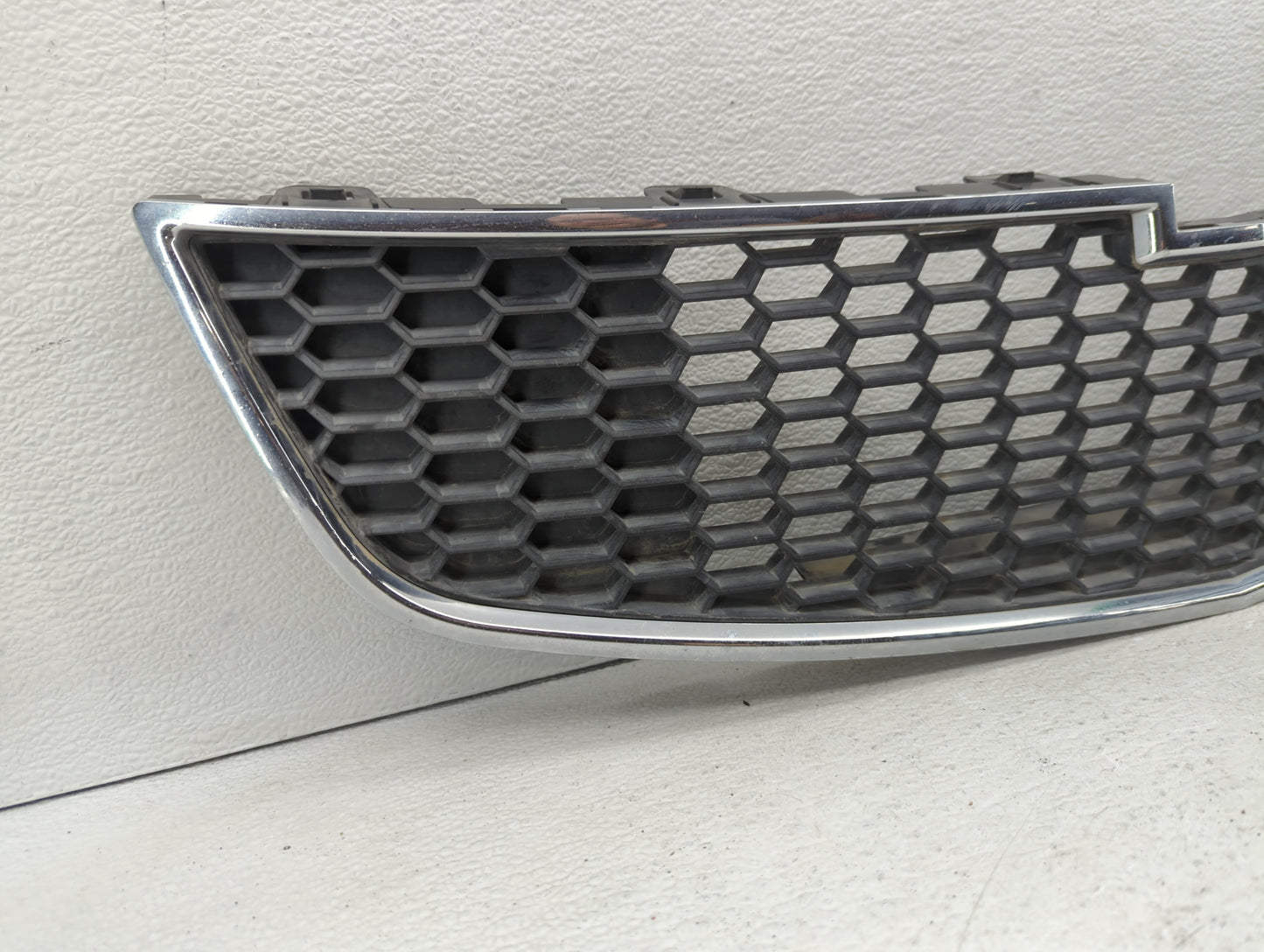 2011-2014 Chevrolet Cruze Front Grille Bumper Not Included - Oemusedautoparts1.com