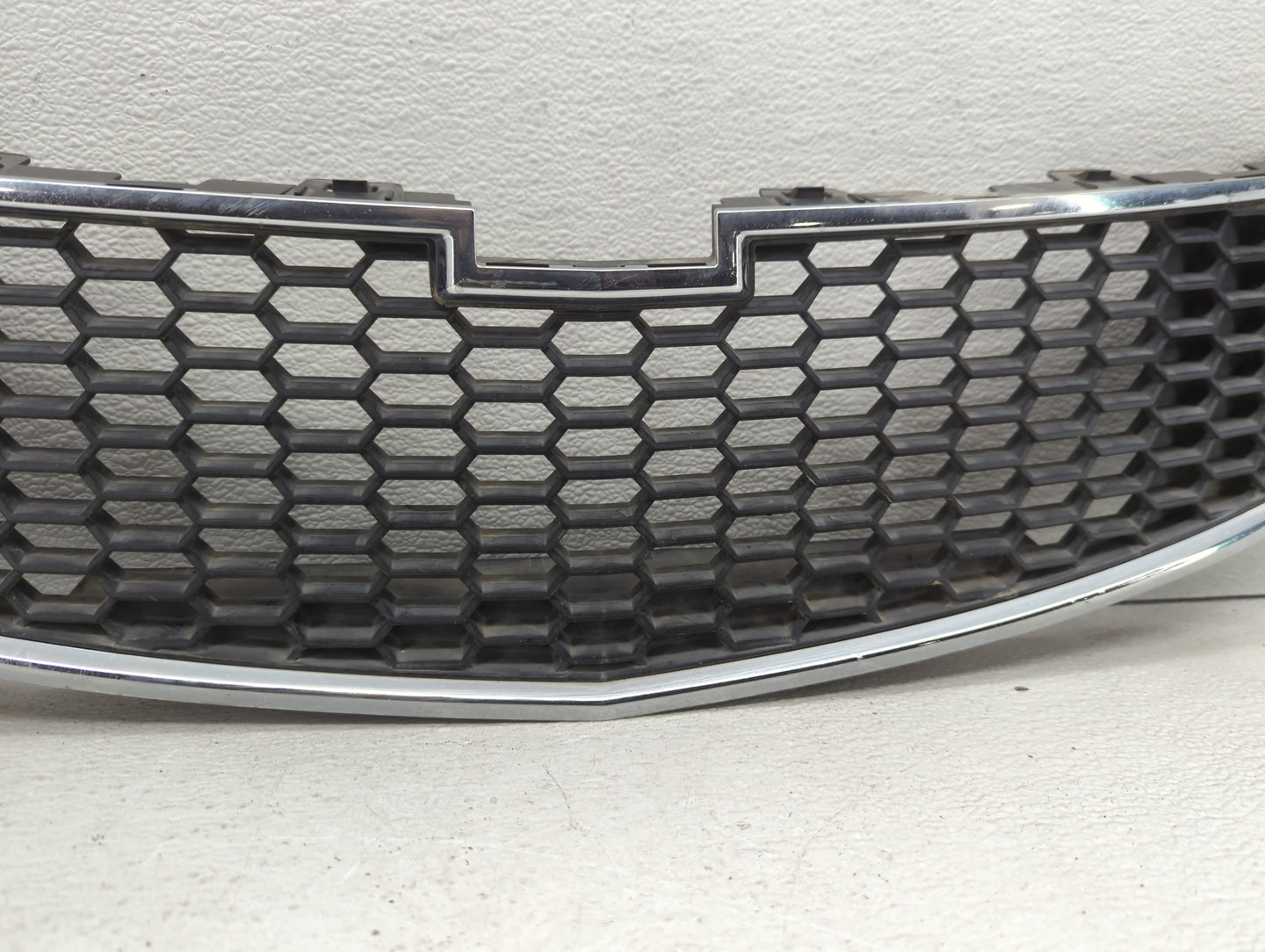 2011-2014 Chevrolet Cruze Front Grille Bumper Not Included - Oemusedautoparts1.com