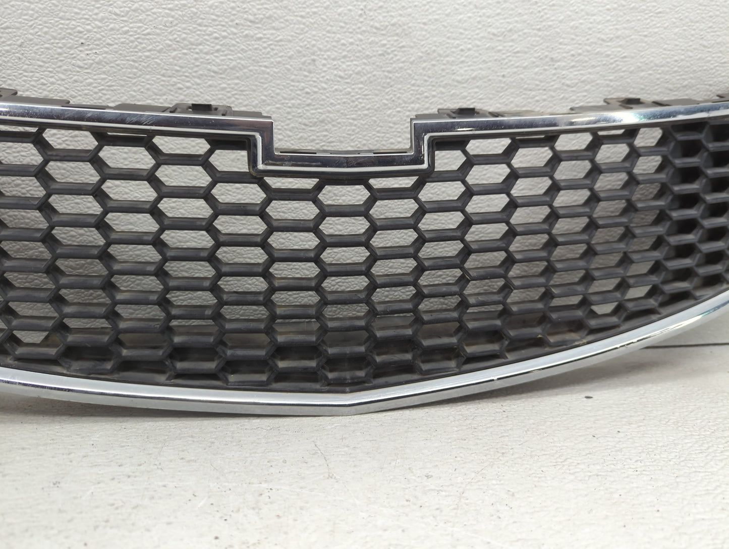 2011-2014 Chevrolet Cruze Front Grille Bumper Not Included - Oemusedautoparts1.com