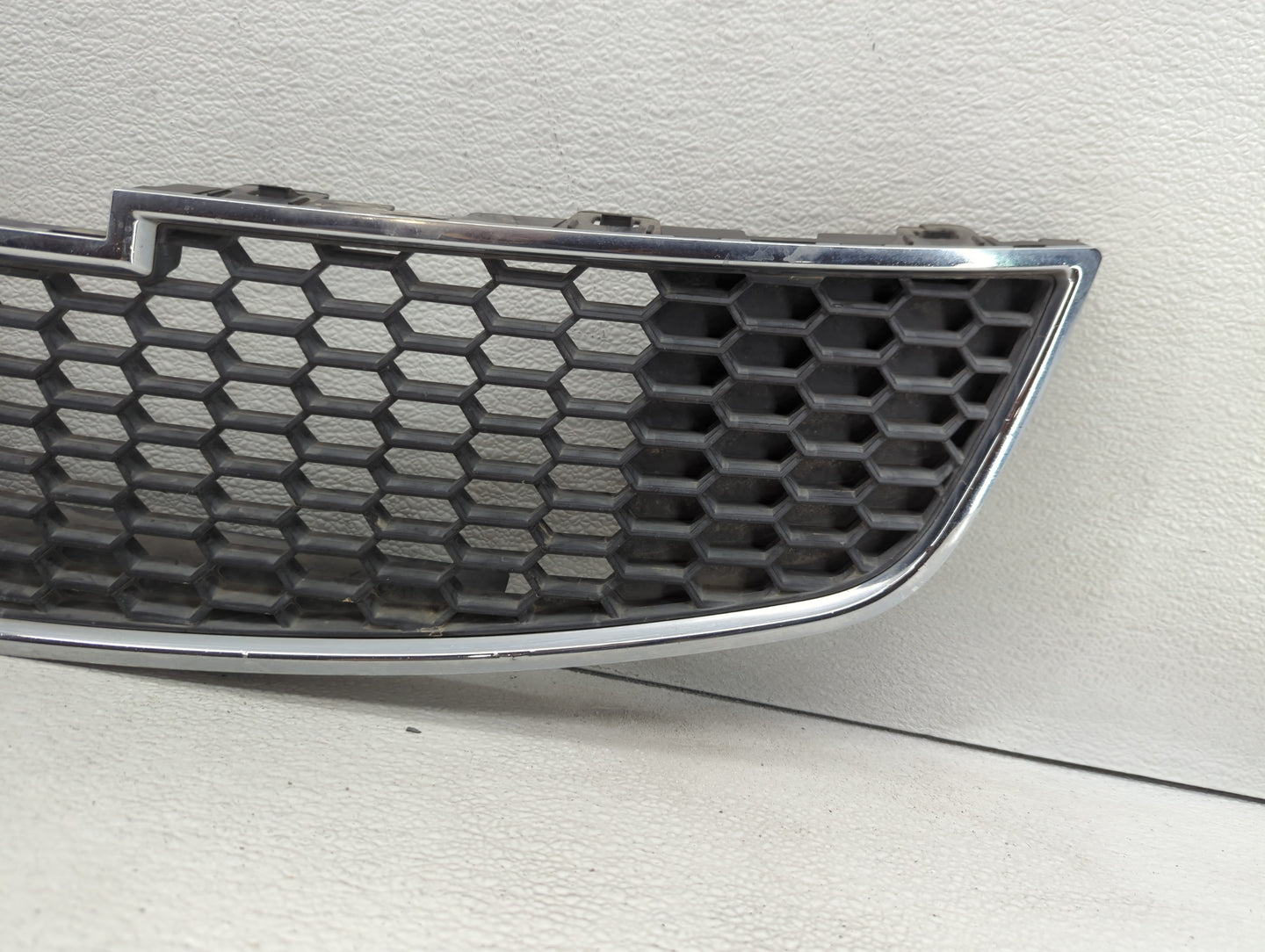 2011-2014 Chevrolet Cruze Front Grille Bumper Not Included - Oemusedautoparts1.com