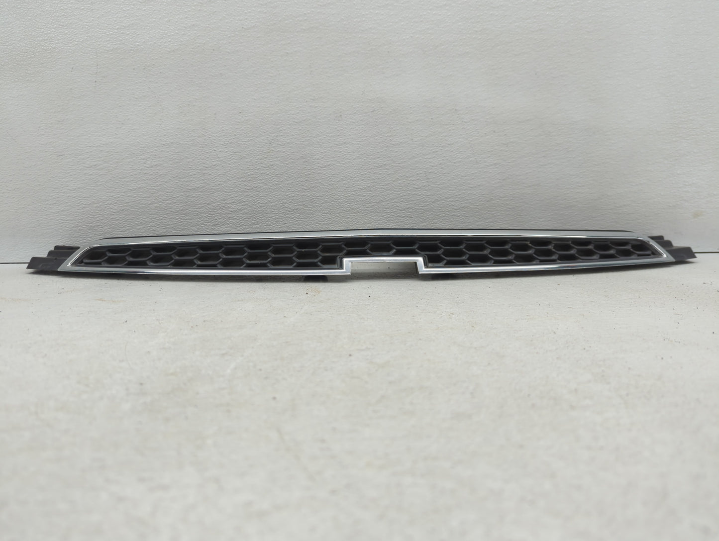 2011-2014 Chevrolet Cruze Front Grille Bumper Not Included - Oemusedautoparts1.com