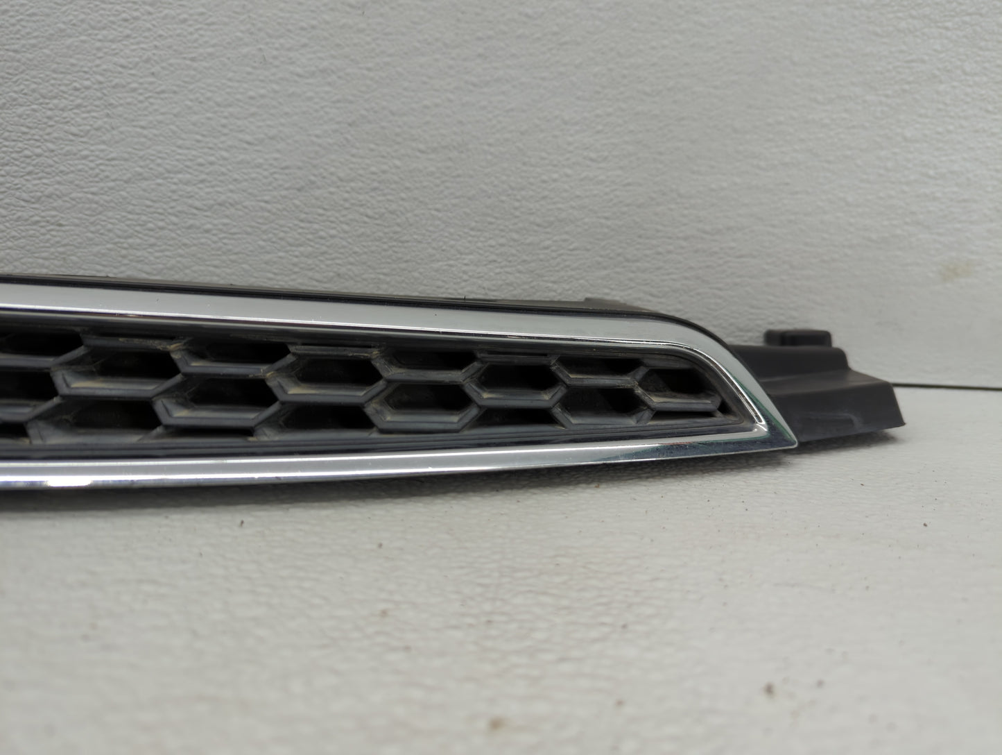 2011-2014 Chevrolet Cruze Front Grille Bumper Not Included - Oemusedautoparts1.com