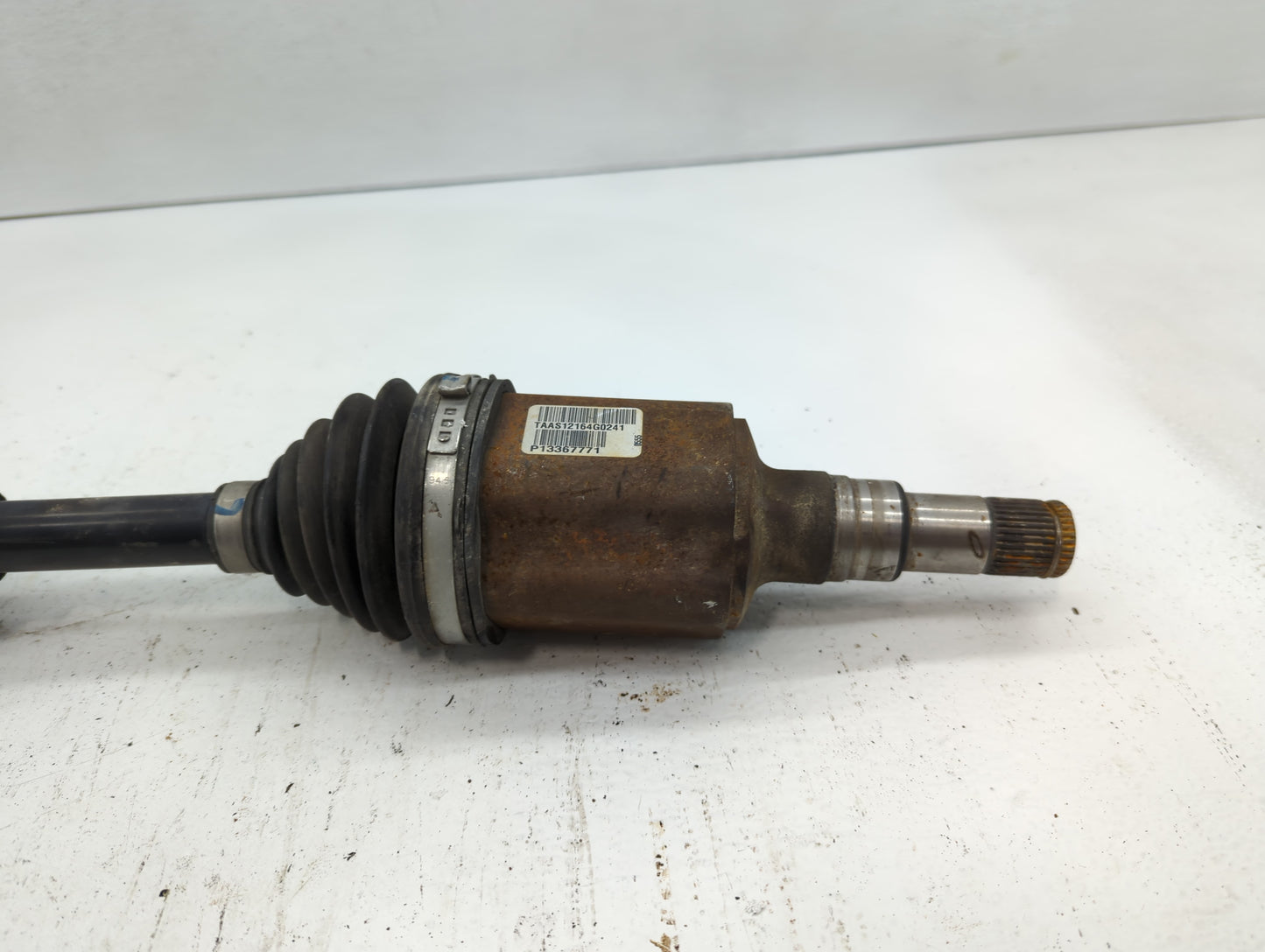 2011-2014 Chevrolet Cruze Axle Shaft Front Passenger Cv C/v - Oemusedautoparts1.com