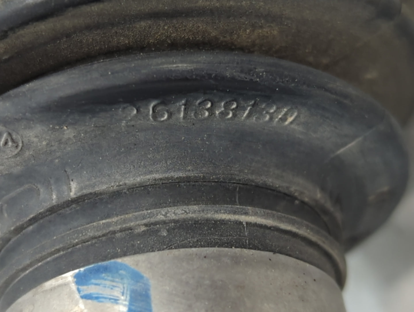 2011-2014 Chevrolet Cruze Axle Shaft Front Passenger Cv C/v - Oemusedautoparts1.com