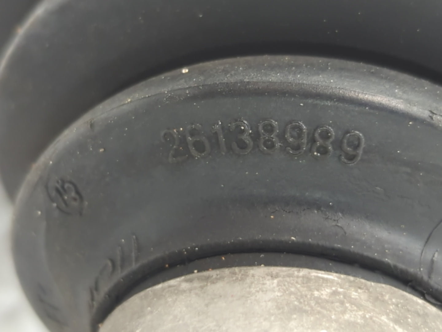 2013-2016 Chevrolet Cruze Axle Shaft Front Passenger Cv C/v - Oemusedautoparts1.com