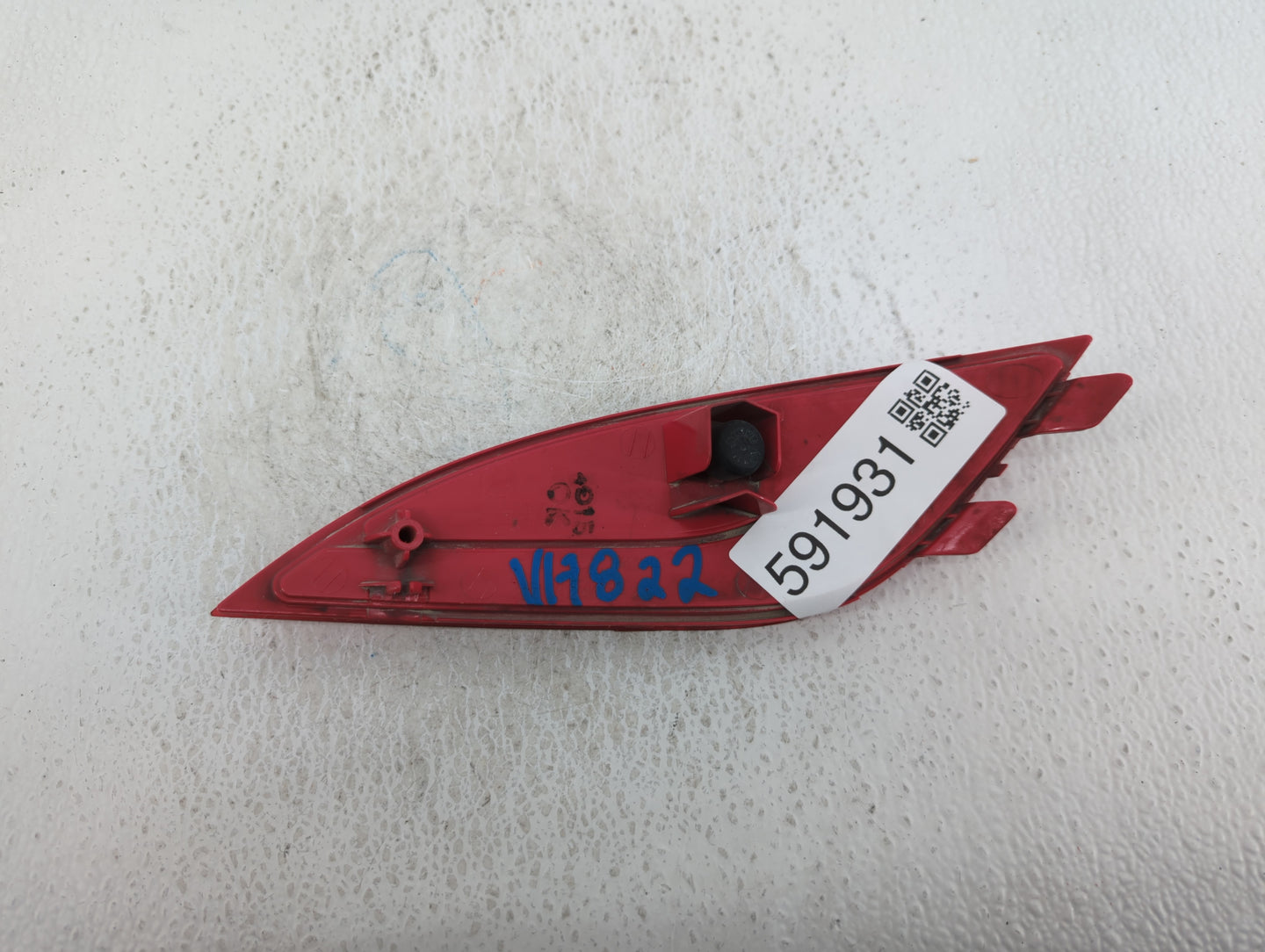 2011-2016 Chevrolet Cruze Tail Light Assembly Driver Left OEM Fits Fits 2011 2012 2013 2014 2015 2016 OEM Used Auto Parts - 