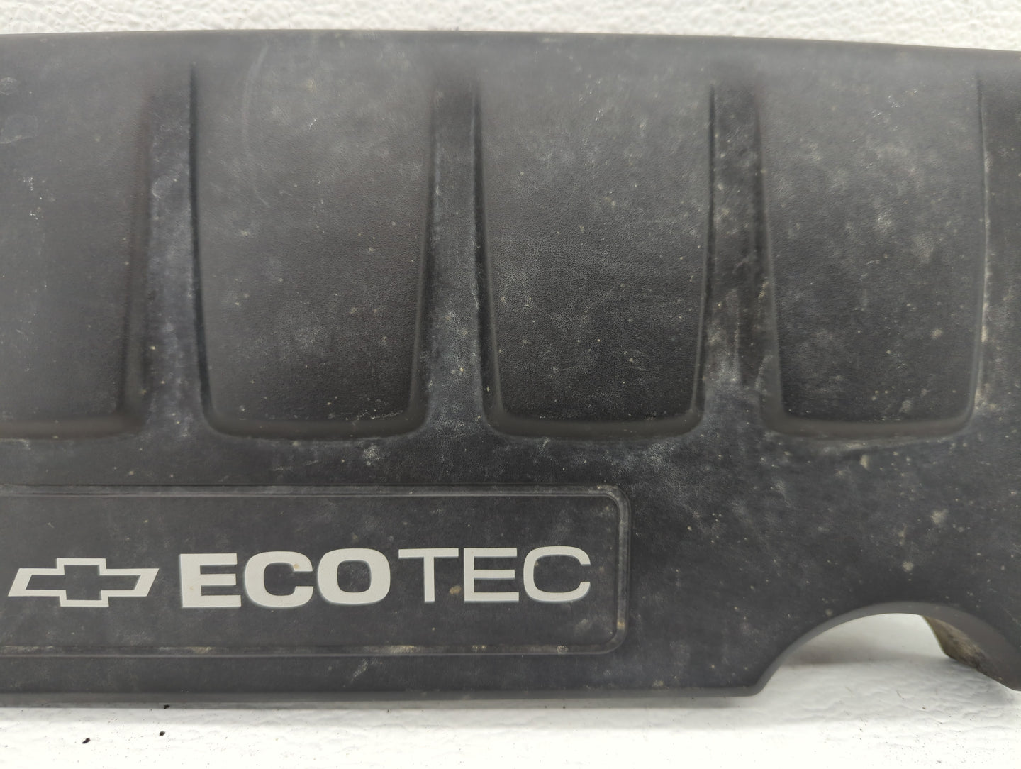 2014 Chevrolet Cruze Engine Cover - Oemusedautoparts1.com