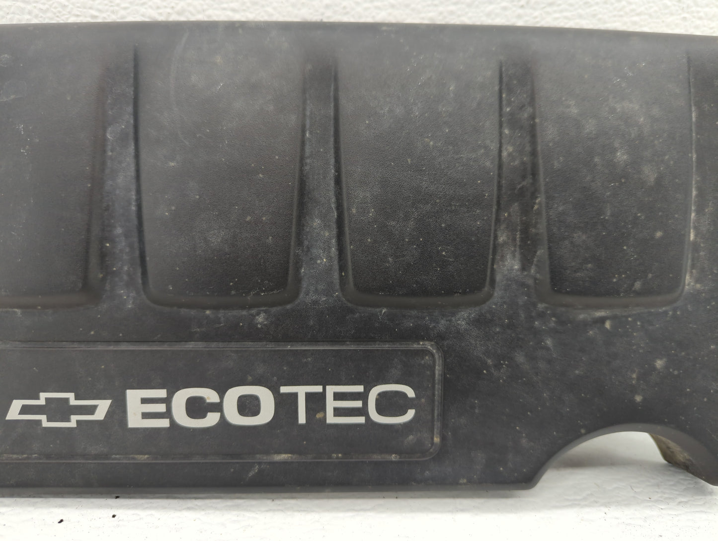 2014 Chevrolet Cruze Engine Cover - Oemusedautoparts1.com
