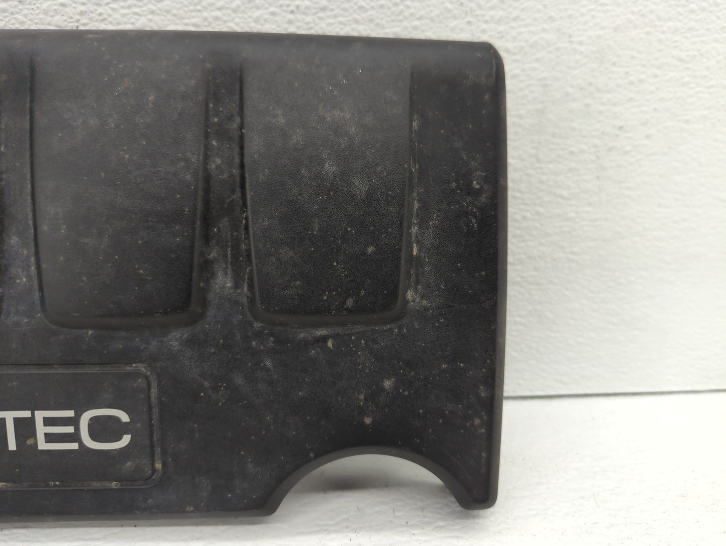 2014 Chevrolet Cruze Engine Cover - Oemusedautoparts1.com