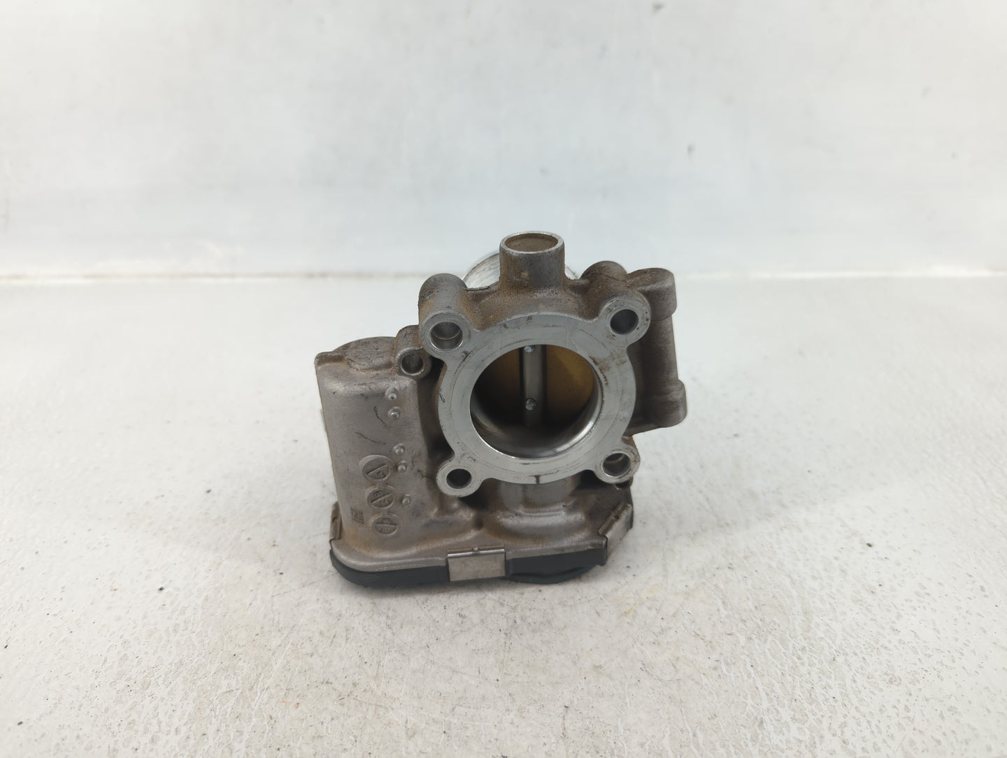 2011-2016 Chevrolet Cruze Throttle Body P/N:55581662 Fits Fits 2011 2012 2013 2014 2015 2016 2017 2018 2019 2020 2021 OEM Us