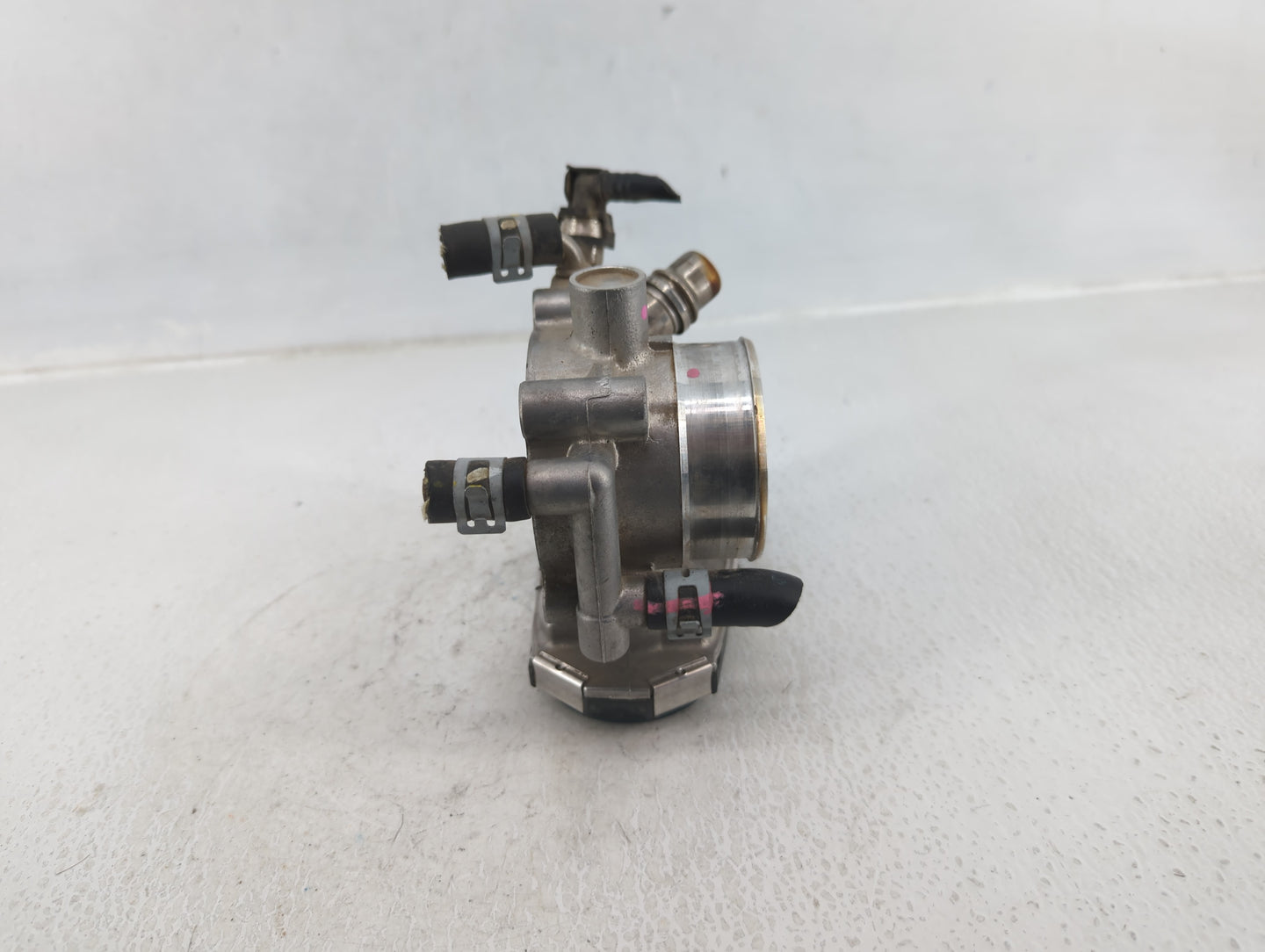 2011-2016 Chevrolet Cruze Throttle Body P/N:55561495 Fits Fits 2009 2010 2011 2012 2013 2014 2015 2016 2017 2018 OEM Used Au
