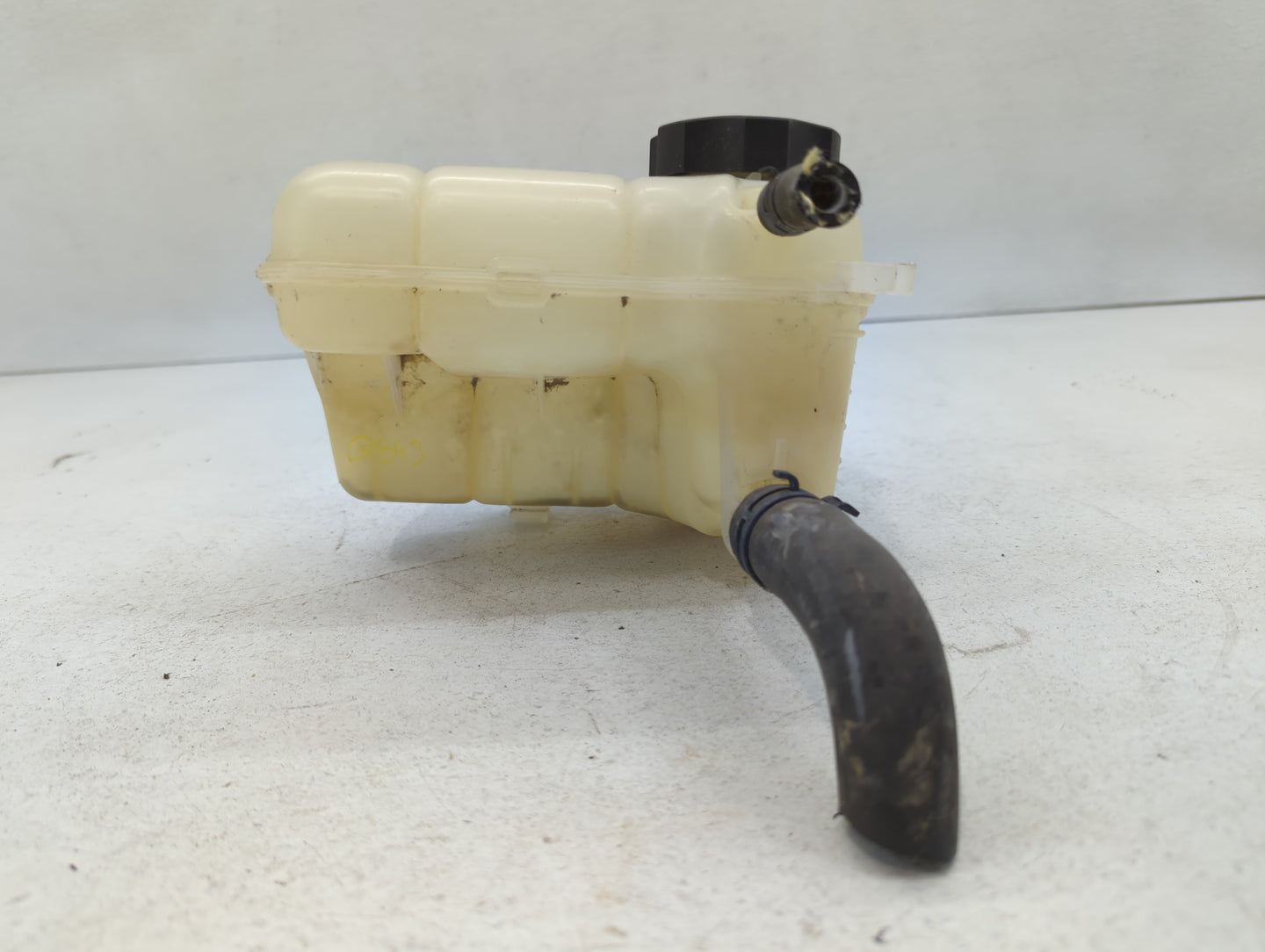 2011-2016 Chevrolet Cruze Windshield Washer Fluid Reservoir Bottle Oem - Oemusedautoparts1.com