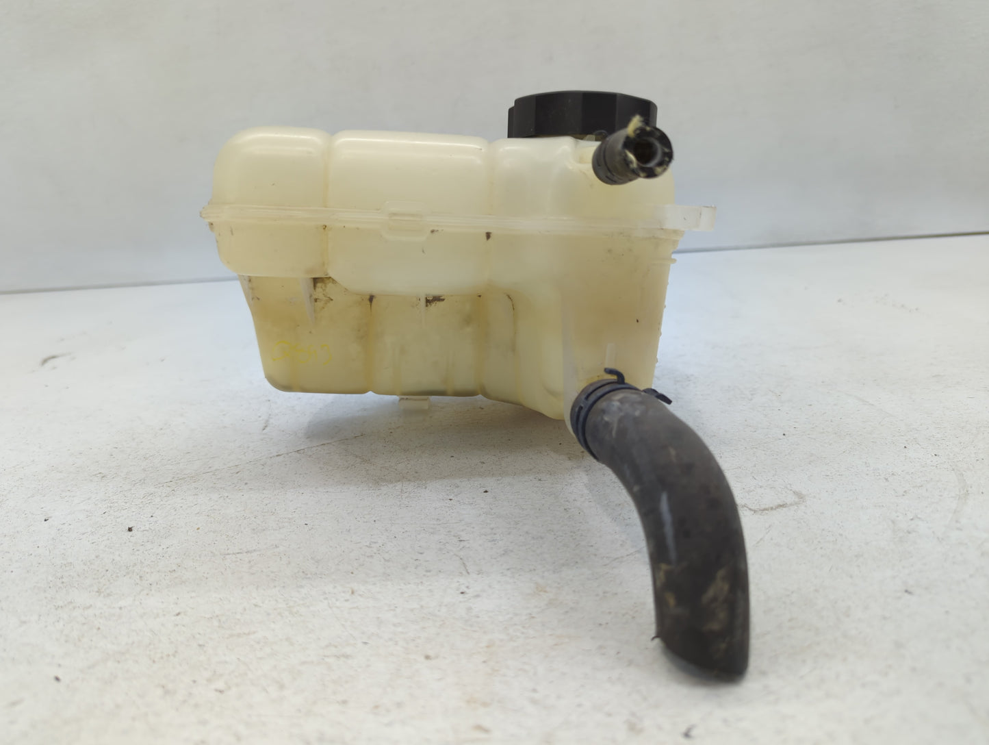 2011-2016 Chevrolet Cruze Windshield Washer Fluid Reservoir Bottle Oem - Oemusedautoparts1.com