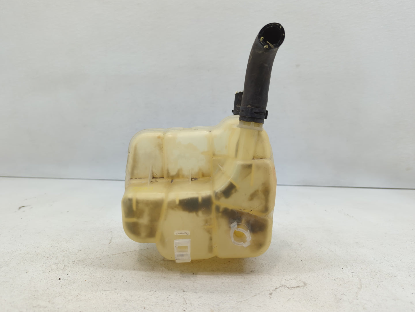 2011-2016 Chevrolet Cruze Windshield Washer Fluid Reservoir Bottle Oem - Oemusedautoparts1.com