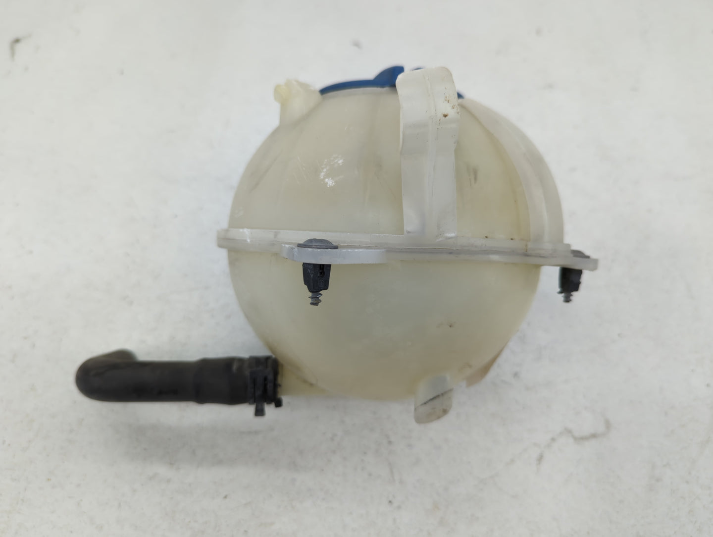 2011-2016 Chevrolet Cruze Windshield Washer Fluid Reservoir Bottle Oem - Oemusedautoparts1.com